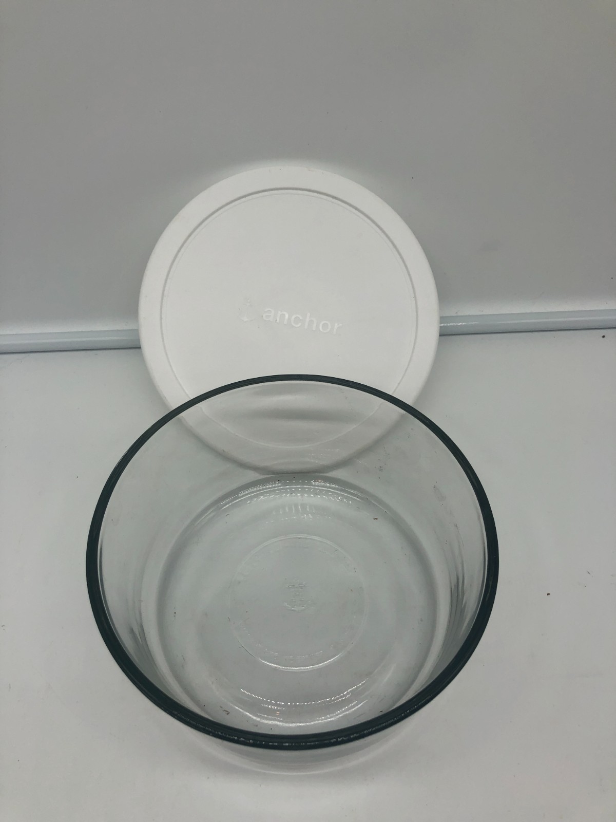 anchor hocking round food storage container 1.75 qt white lid