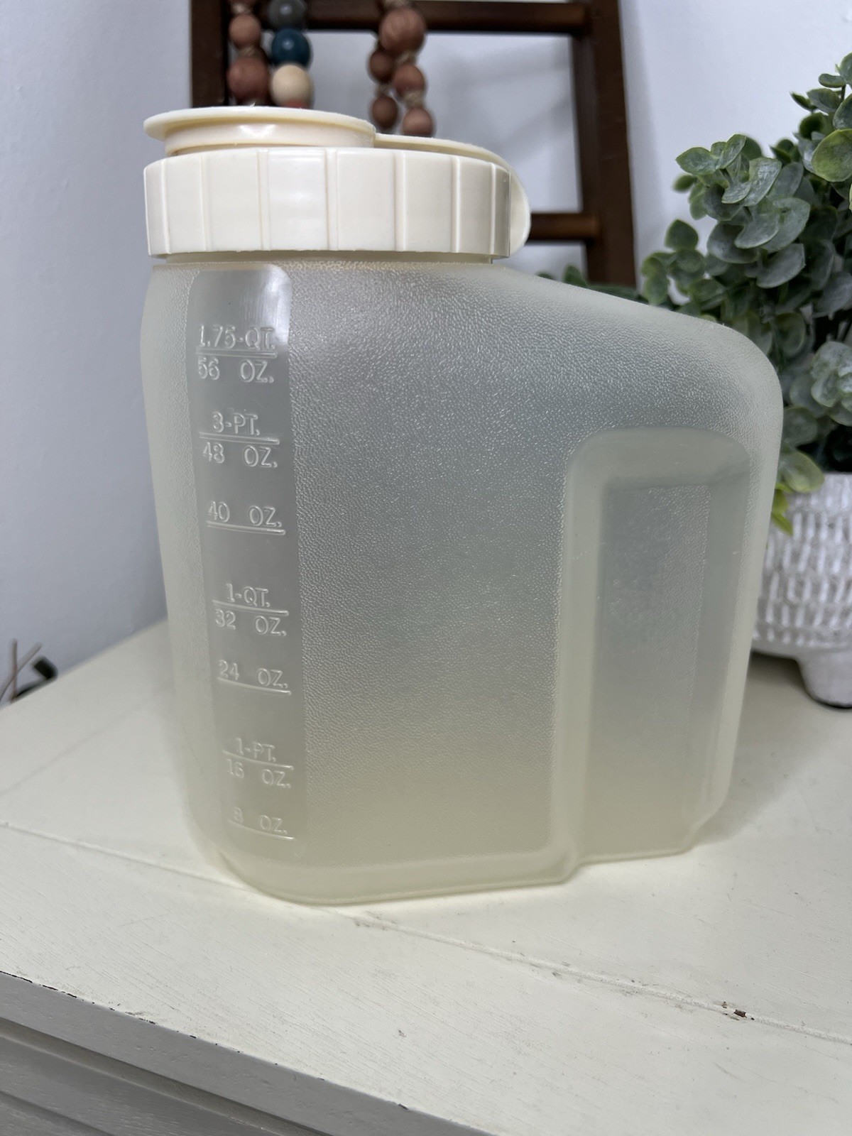 Rubbermaid Servin’ Saver 1.75 Quart Beverage Container