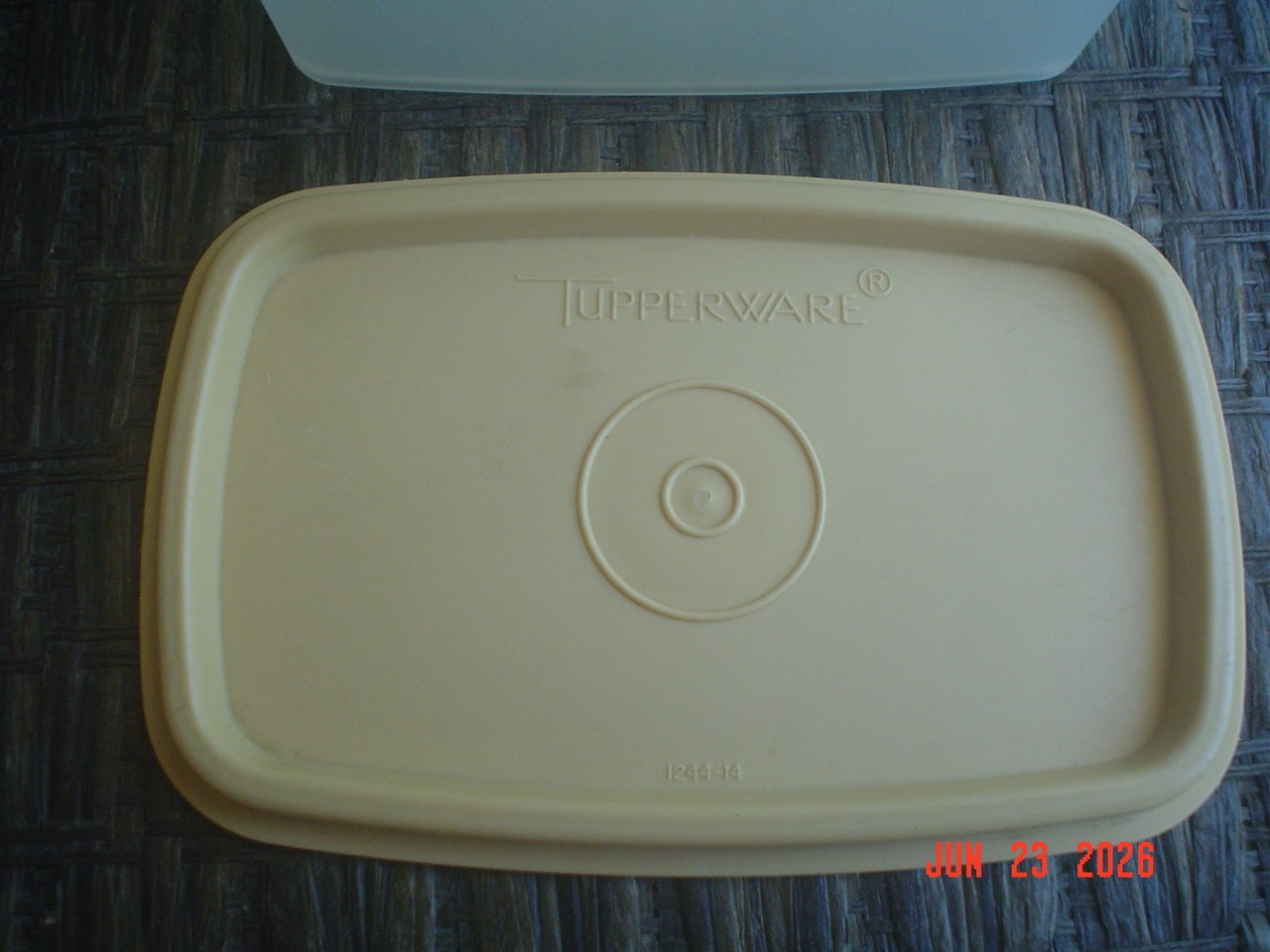 VINTAGE TUPPERWARE 5x4x3 IN. CONTAINER WITH LID – 1243 & 1244 – GREAT SHAPE