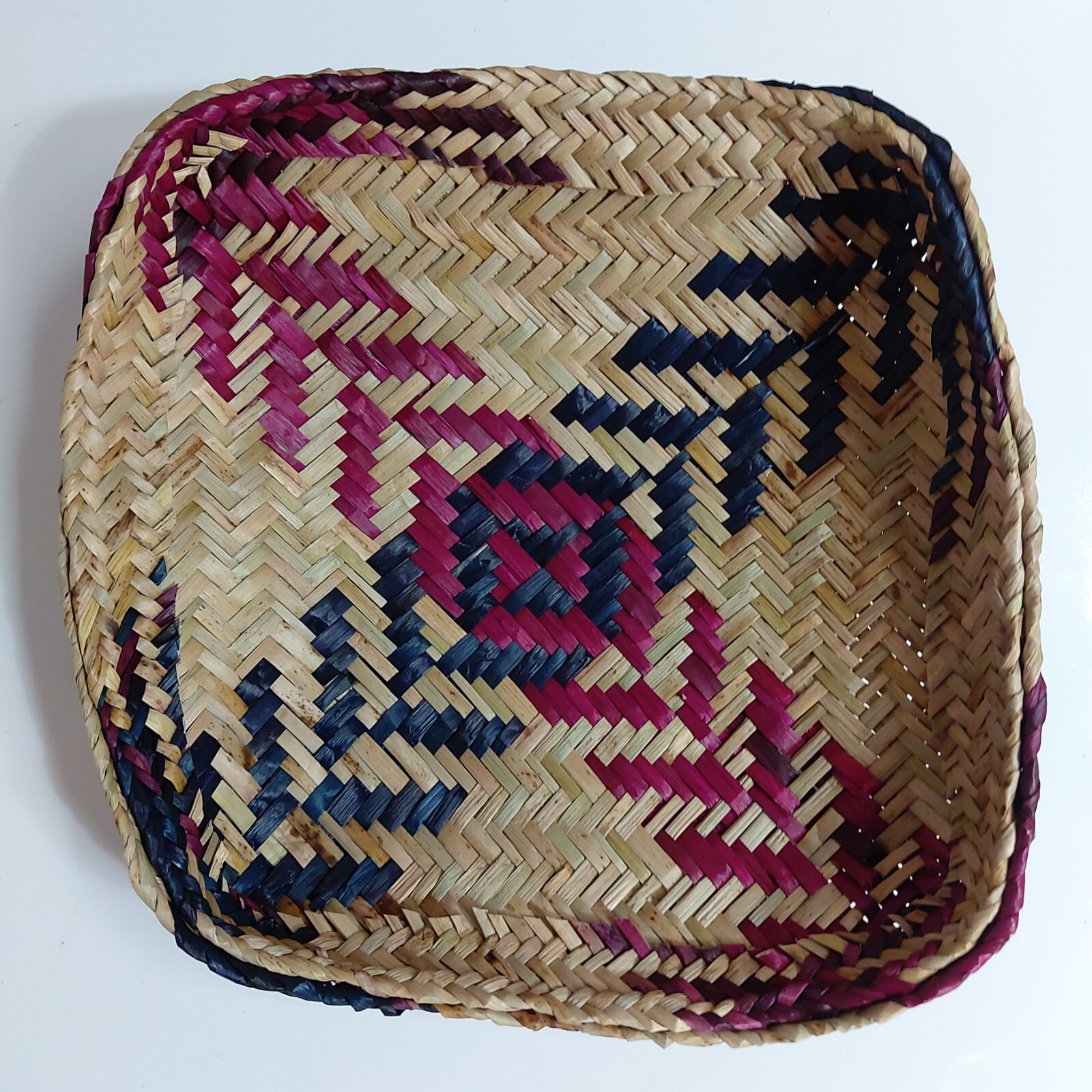 Eco Friendly Natural Reed Leaves Woven Handmade Kitchen Tool Food Fruits Storage