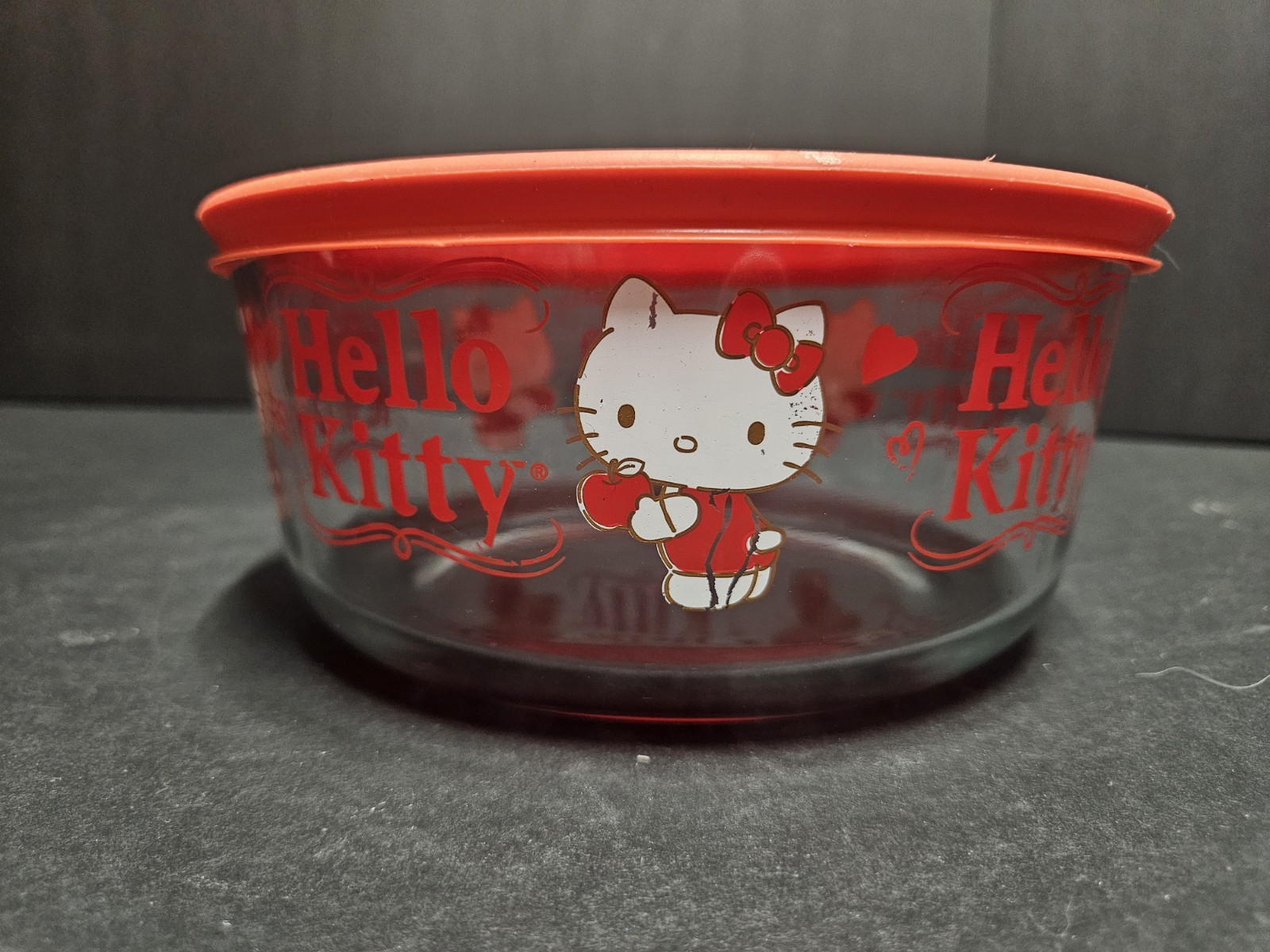 Pyrex Hello Kitty Decorated Glass Food Storage Container 7 1/2 Inch With Lid
