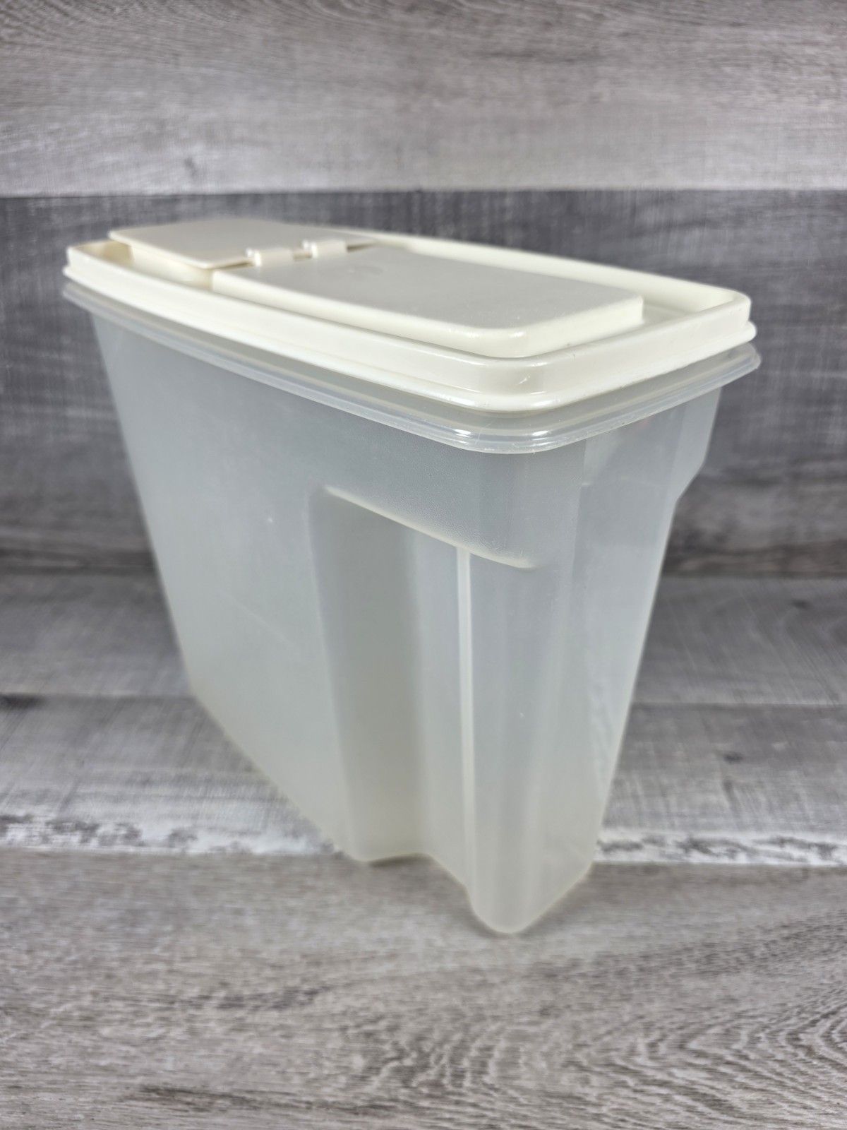 Vtg Rubbermaid Servin Saver 21 C/ 1.3 Gal / 5.0L Dry Food Storage Container b30