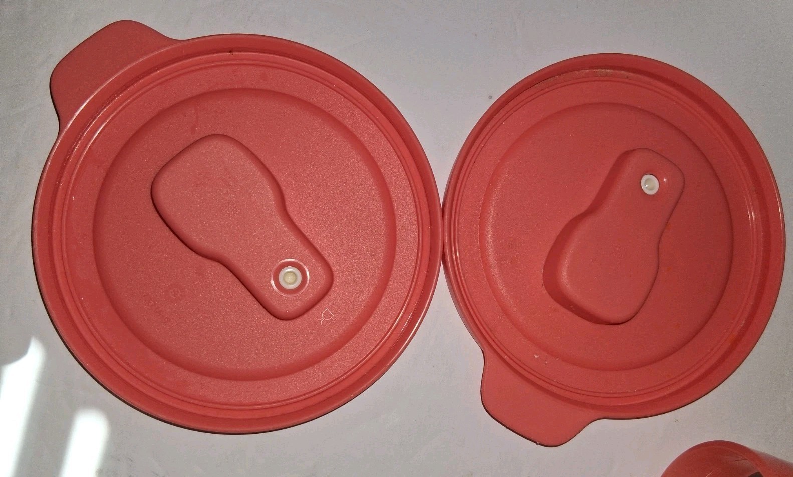Tupperware Crystalwave Soup Mugs with Stain Guard Coral 16oz Lot Of 2