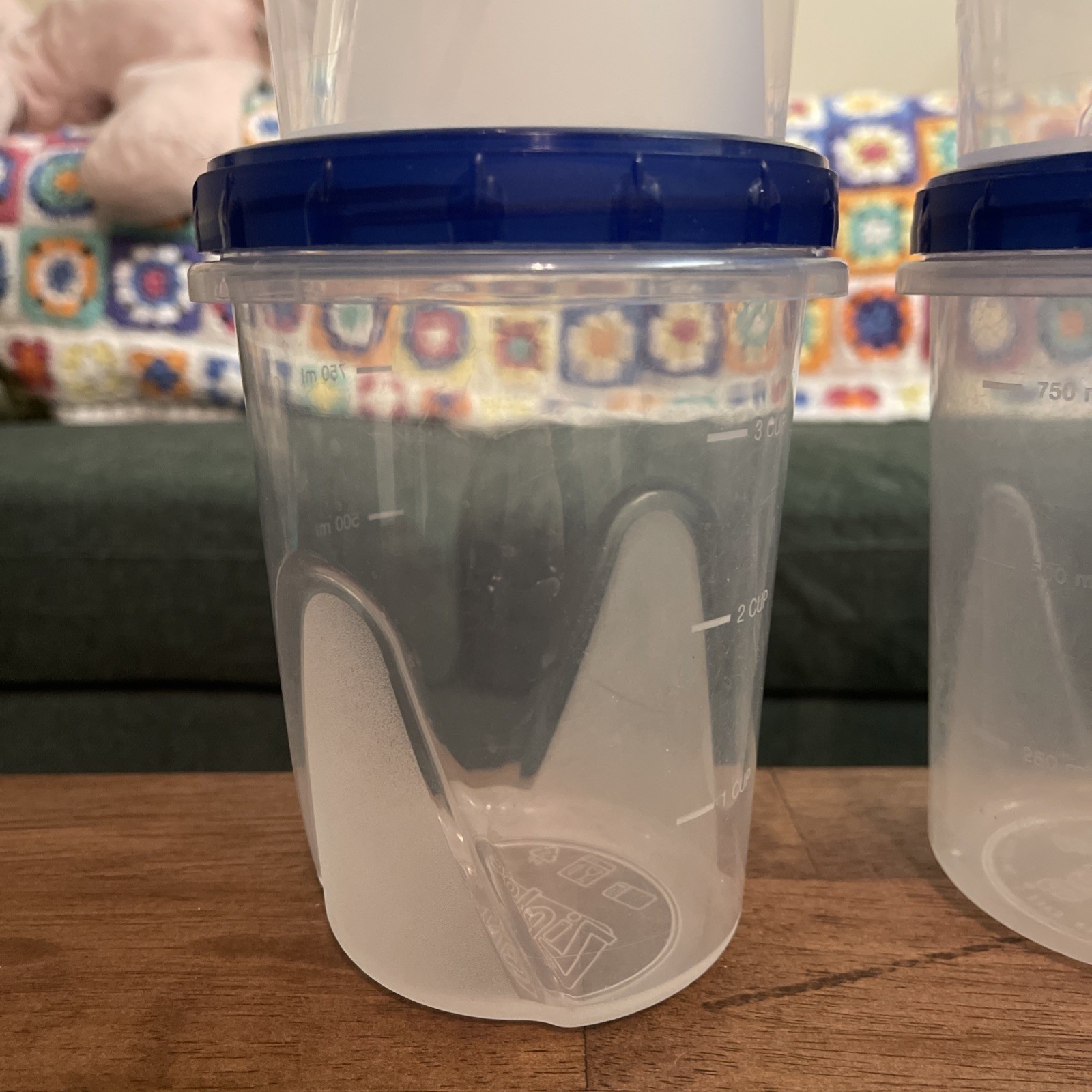 7 Ziploc Twist ‘n Loc Med Round 1 Qt/32 Oz/4Cup Containers & Lids Sm 8oz/2cup