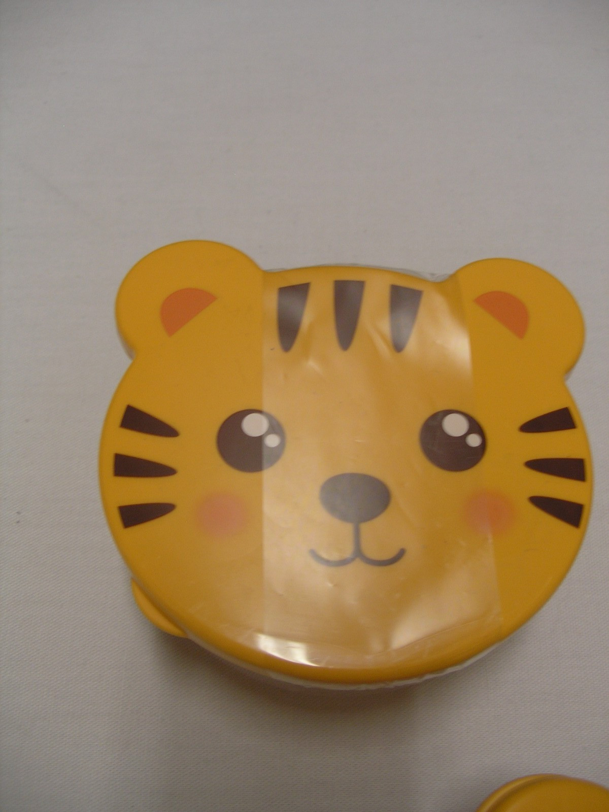 CRITTER CONTAINERS, BRAND NEW, TIGER, 6 PIECE, 3 AVAILABLE, GREAT FOR KIDS SNACK