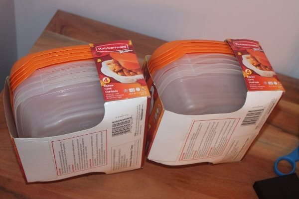 VTG 2 sets NEW Rubbermaid Take Alongs 4 square containers w EZ open Orange lids