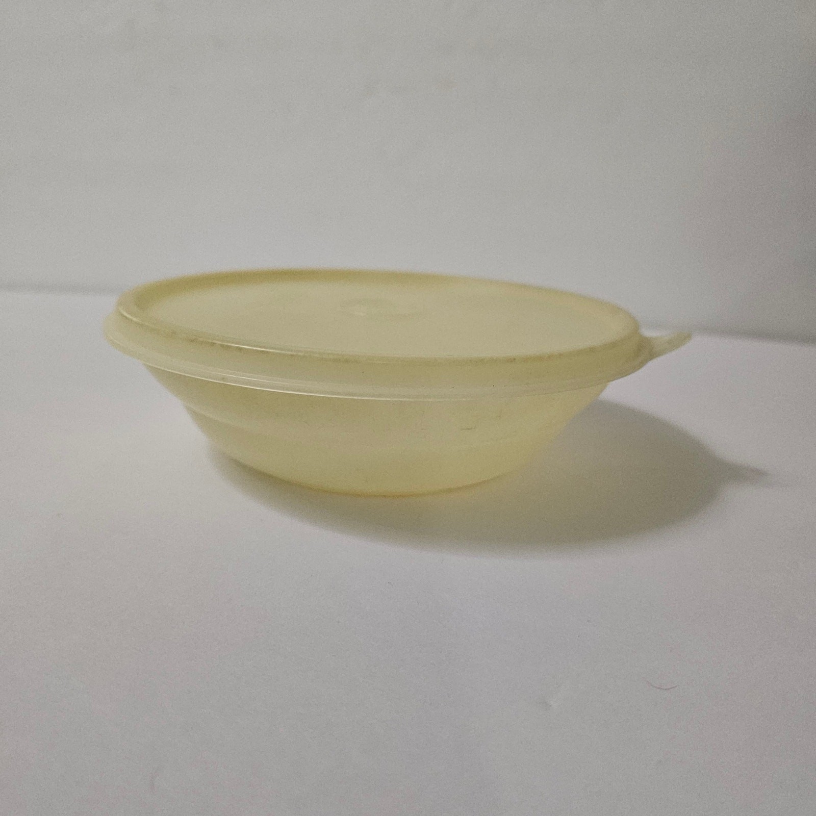 Vintage Tupperware Cereal Bowl 155-36 and lid 227-44
