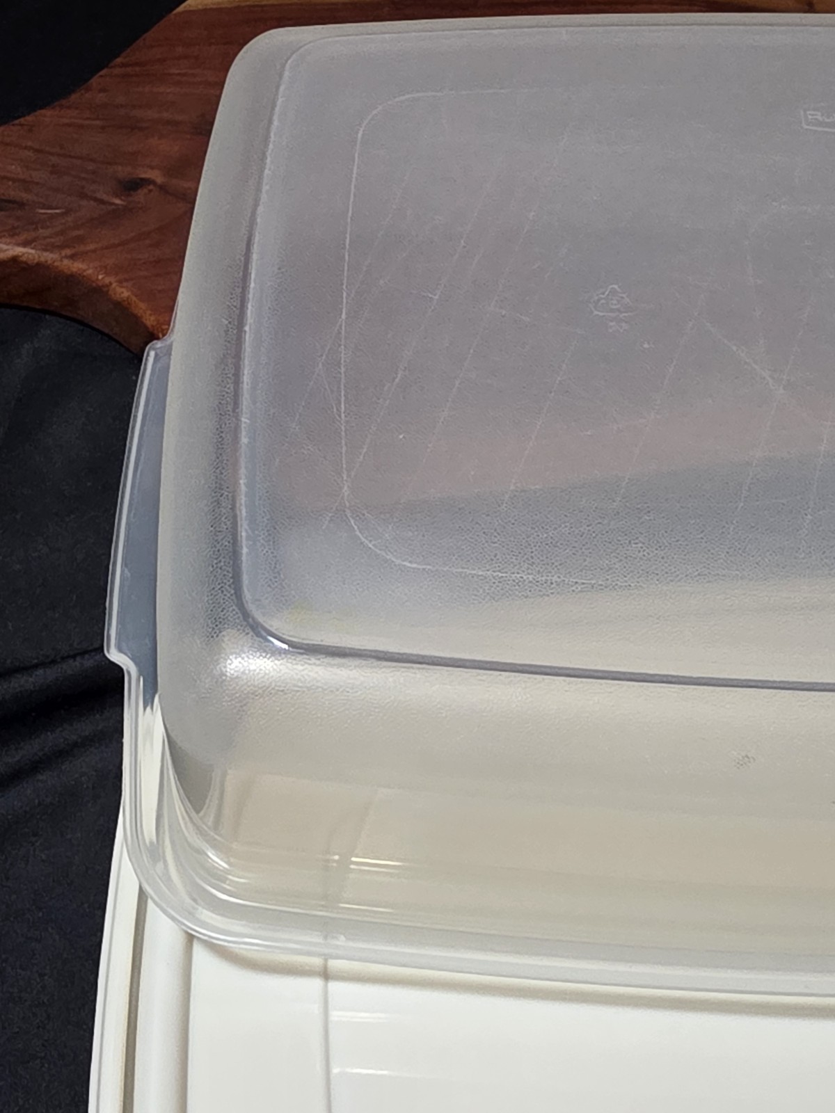 Vintage Rubbermaid Servin Saver #7 Rectangle 17 Cup Container Sheer w/Almond Lid