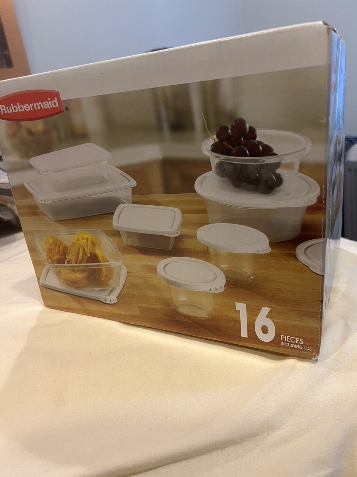 Rubbermaid Tight Sealing Easy Open Lid 16 Pieces (White Cover)
