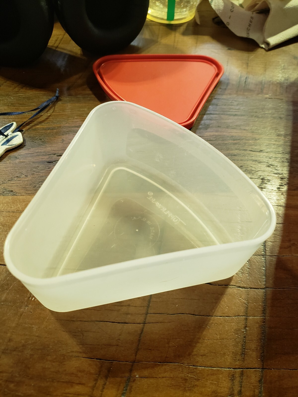 Tupperware Single Pie Keeper Red
