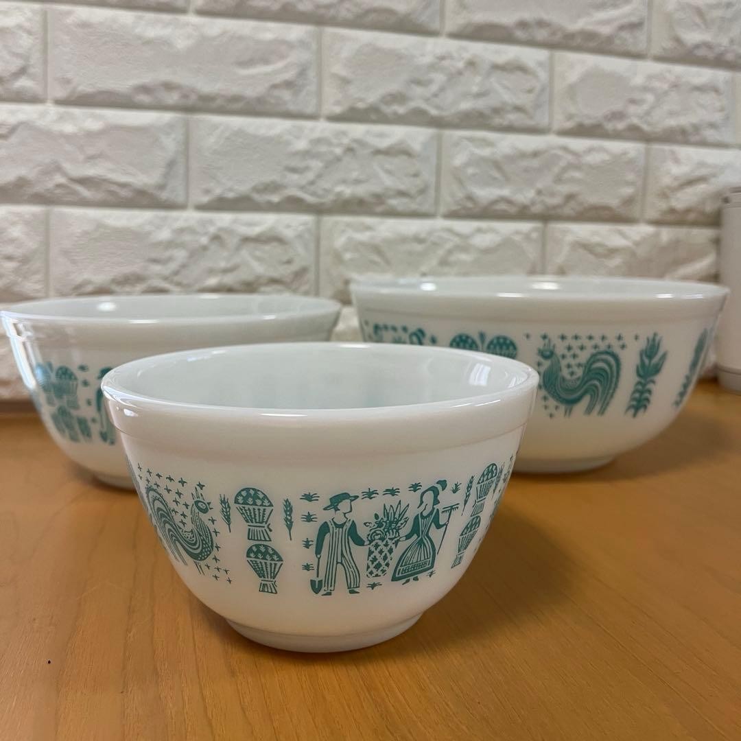 Old Pyrex Glass Butter Print Mixing Bowl L M S Set Vintage Booklet