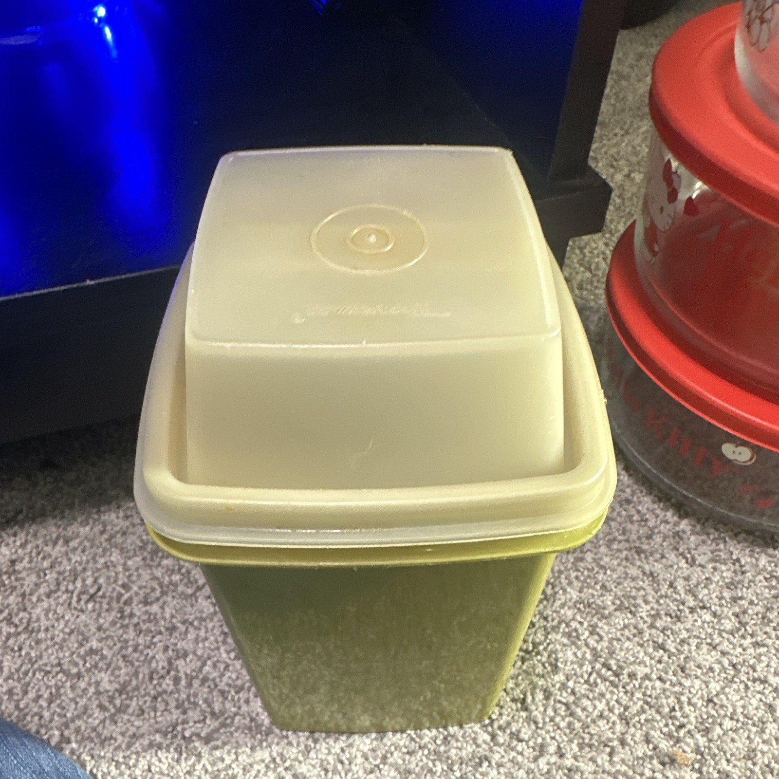 Tupperware 1.5 Qt Square Plastic Storage Container Green w/ Snap Lid & Insert
