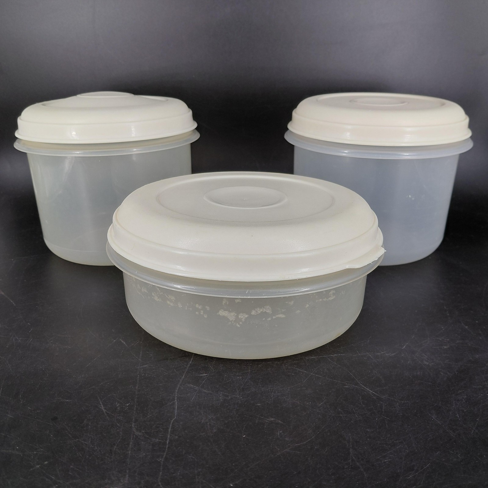 Rubbermaid Servin Saver Round Containers Set 3 1.5 Qt Clear Almond #3 #8 Storage