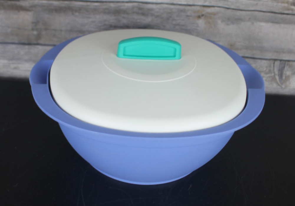 Tupperware Blue 3186C-1 Legacy 7-1/2 Cup Soup Tureen with Lid 1.8 L