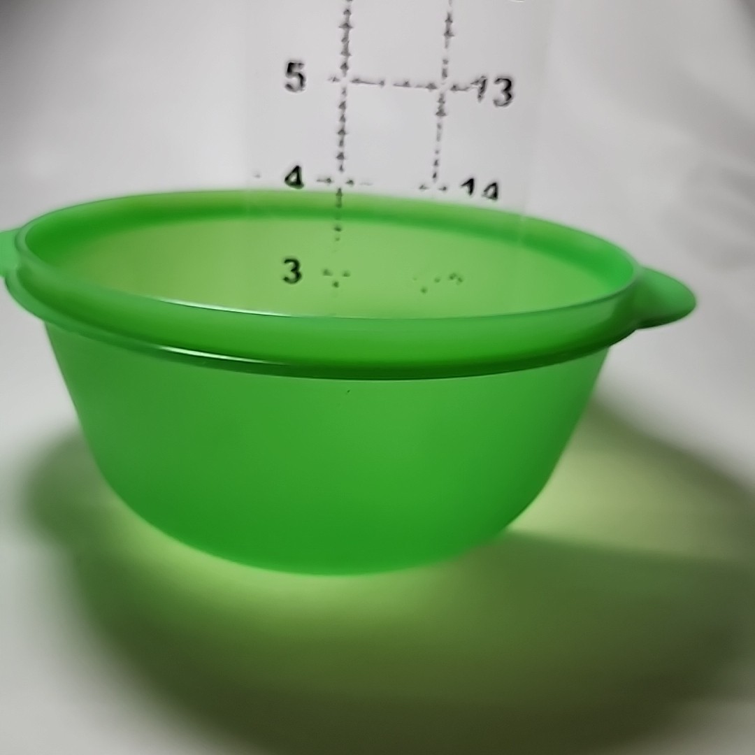 Tupperware Crystalwave Microwave Reheatable Bowl&Seal/Lid Green 6.25cups 1.5L