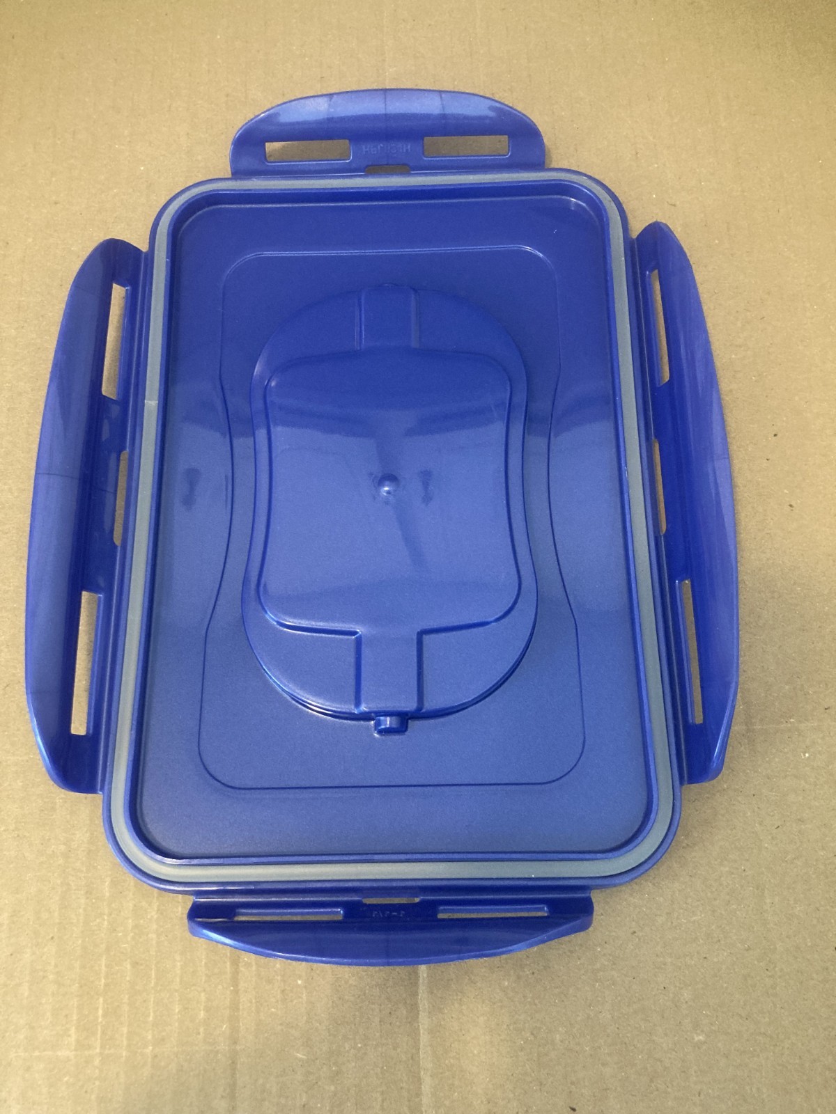 Lock N Lock Food Storage Containers Lot of 4 Blue Lids Large Lid w/Handle