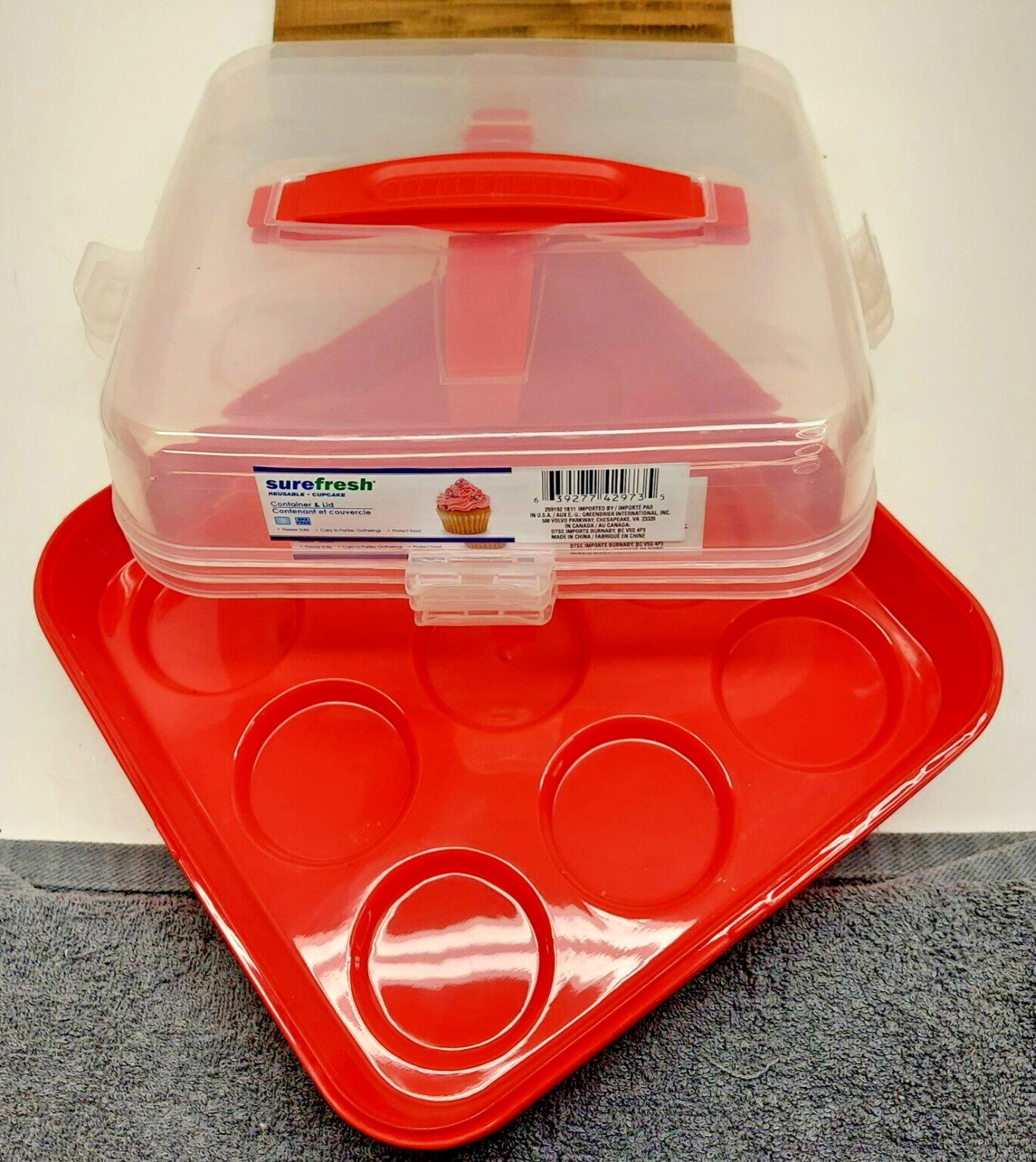 “Surefresh” Sealed Container for Cupcakes, Muffins 9 Count per 3 Container set