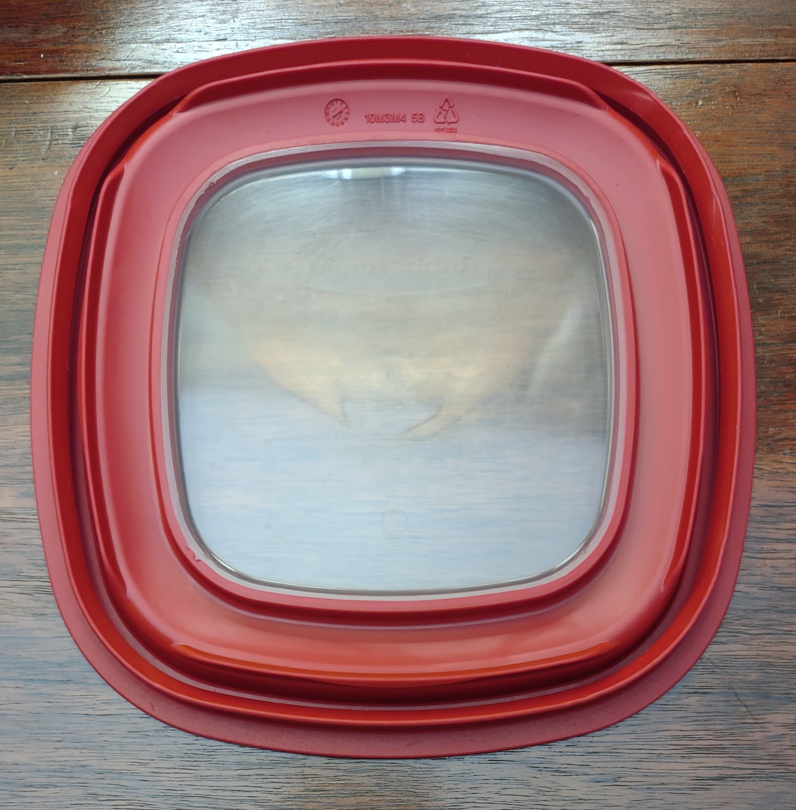 Lot Of 6 Rubbermaid Premier Square Snap Lid Replacement 7″ Red 10M3M4 LIDS ONLY