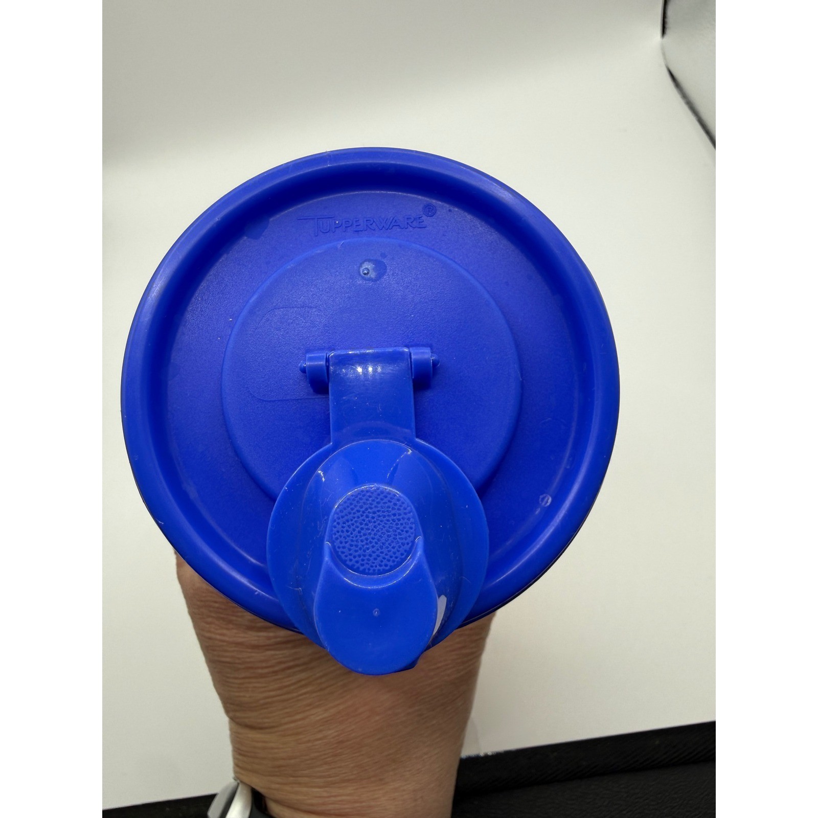 Tupperware Quick Shake 650ml Mixer Bottle Blue Flip Top Lid 1641-5 Frosted Clear