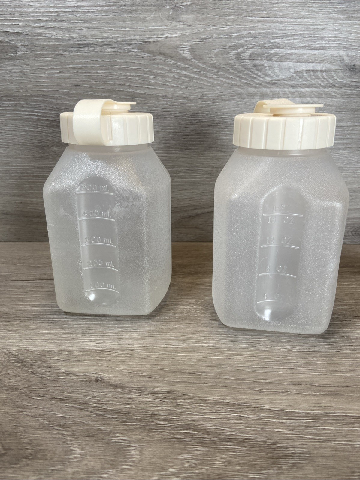 Rubbermaid Servin Saver Bottle Lot Of 4 Pints Quart 1.75 Qt Jug Almond Lids