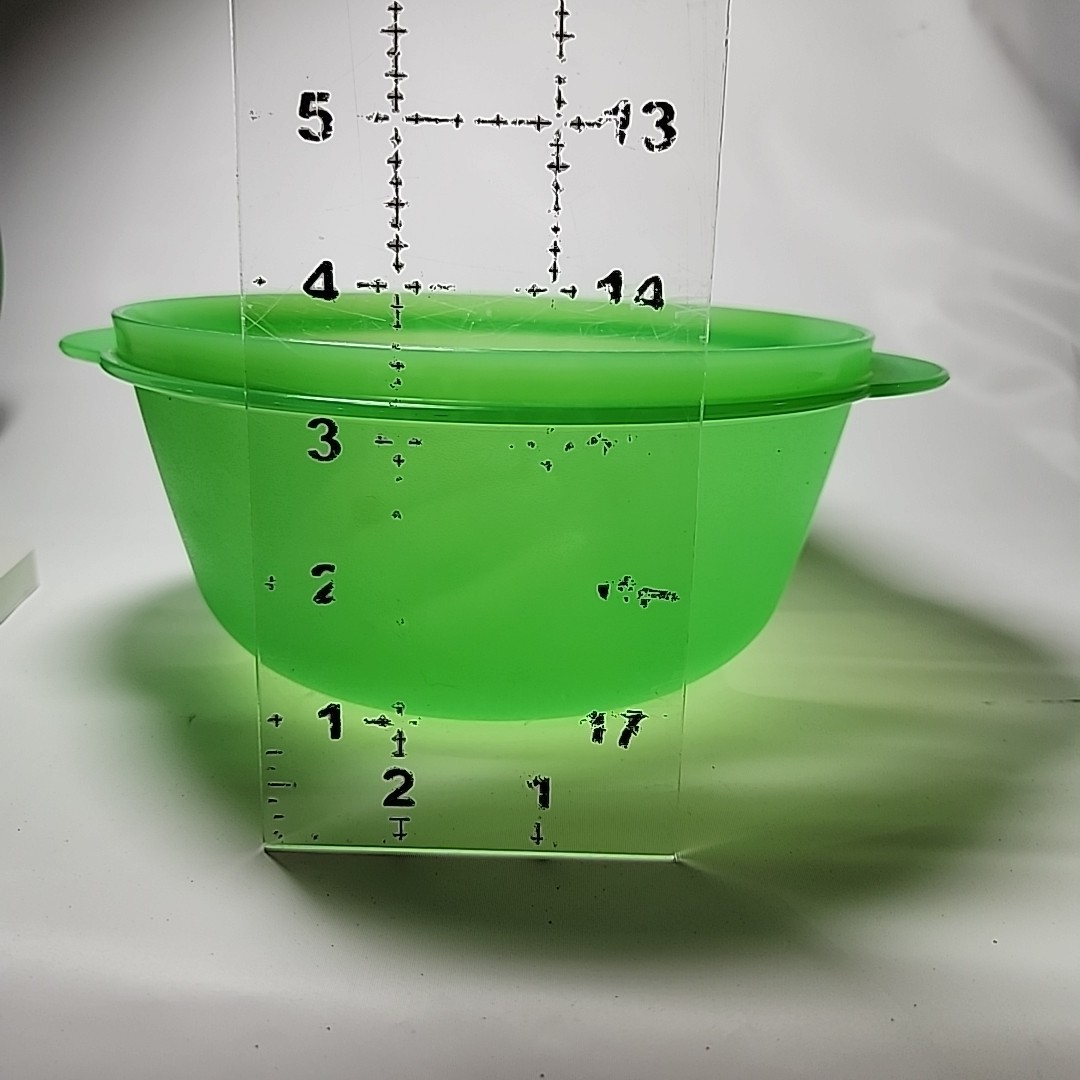 Tupperware Crystalwave Microwave Reheatable Bowl&Seal/Lid Green 6.25cups 1.5L