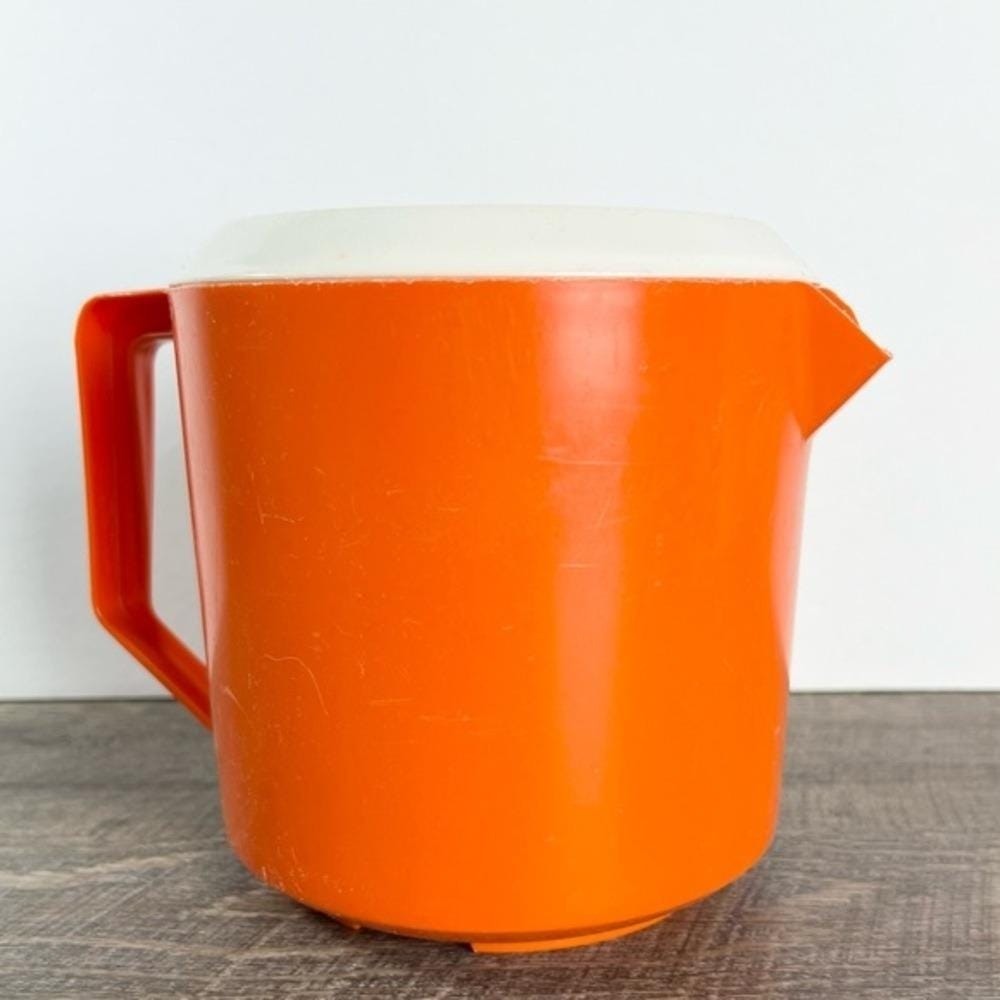Vintage Orange Rubbermaid 1 1/2 Quart Pitcher White Top #2745 3