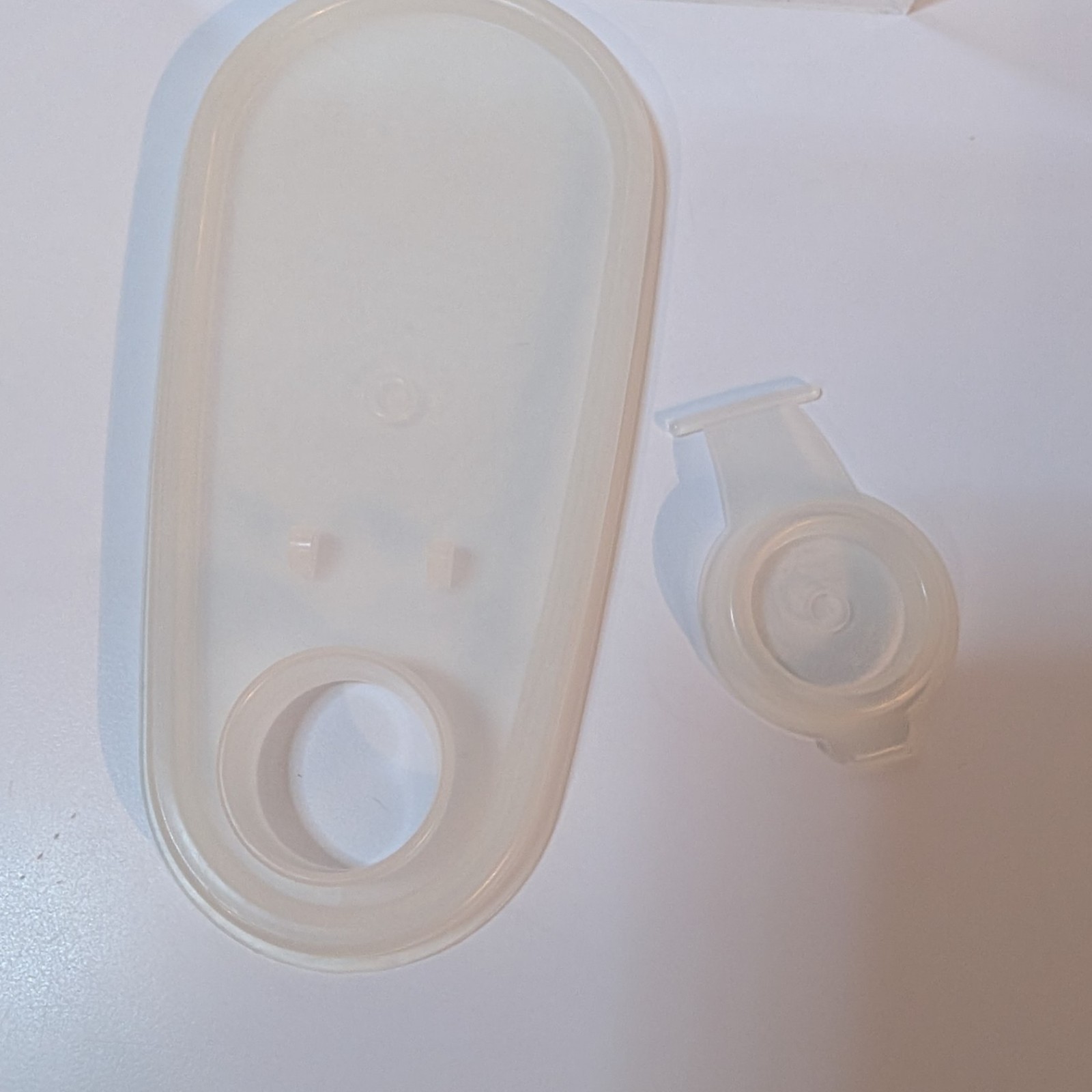 Vintage Tupperware 1 Quart Beverage Buddy Pitcher 792-4 Milk White, Flip Top Lid