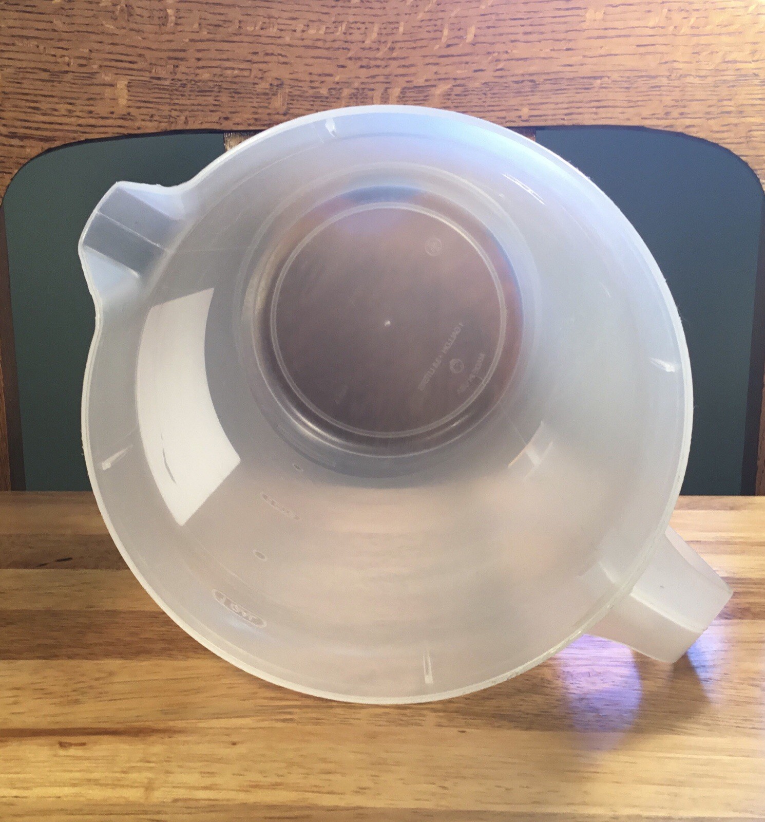 Rubbermaid One Gallon Sheer Pitcher (#1A21) w/White Lid