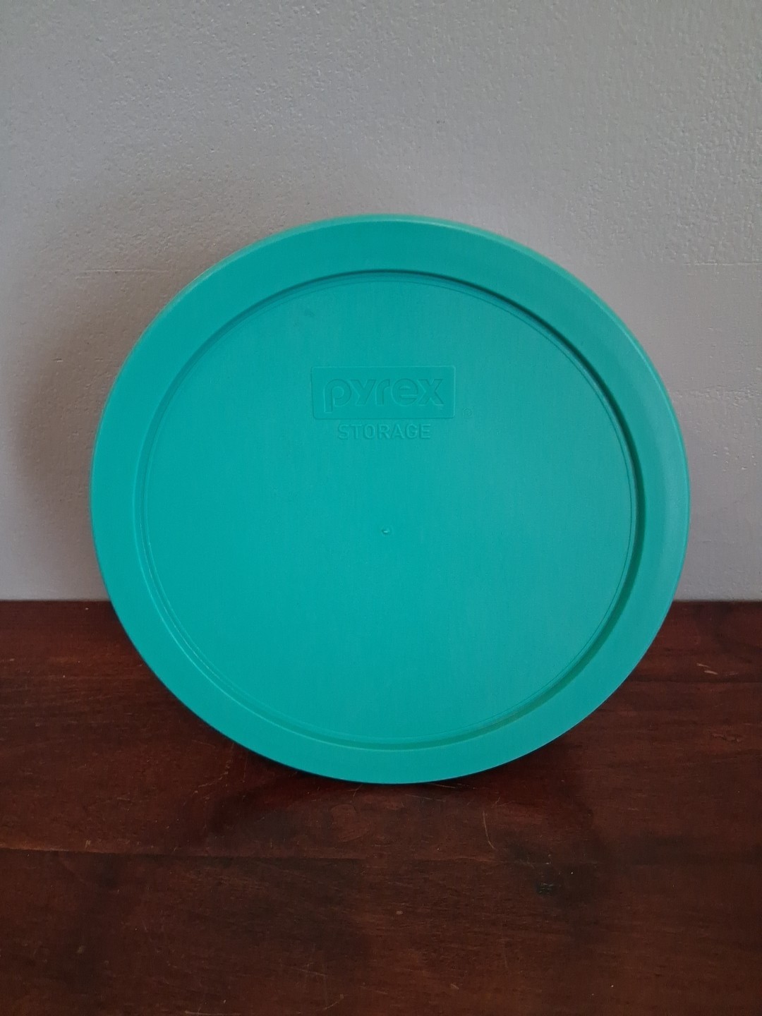 Pyrex Decorated Glass Food Storage bowl “Get Merry!” with Lid 7203 Mickey