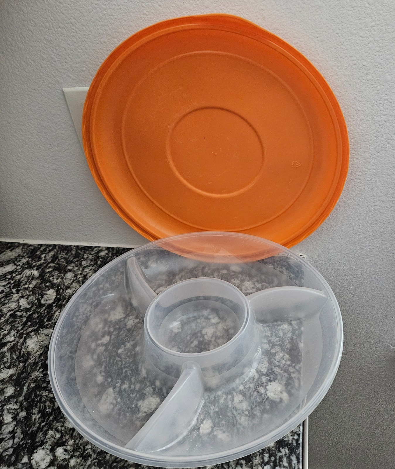 Rubbermaid TakeAlongs 4 Compartment Tray Lid-Party Snack Server