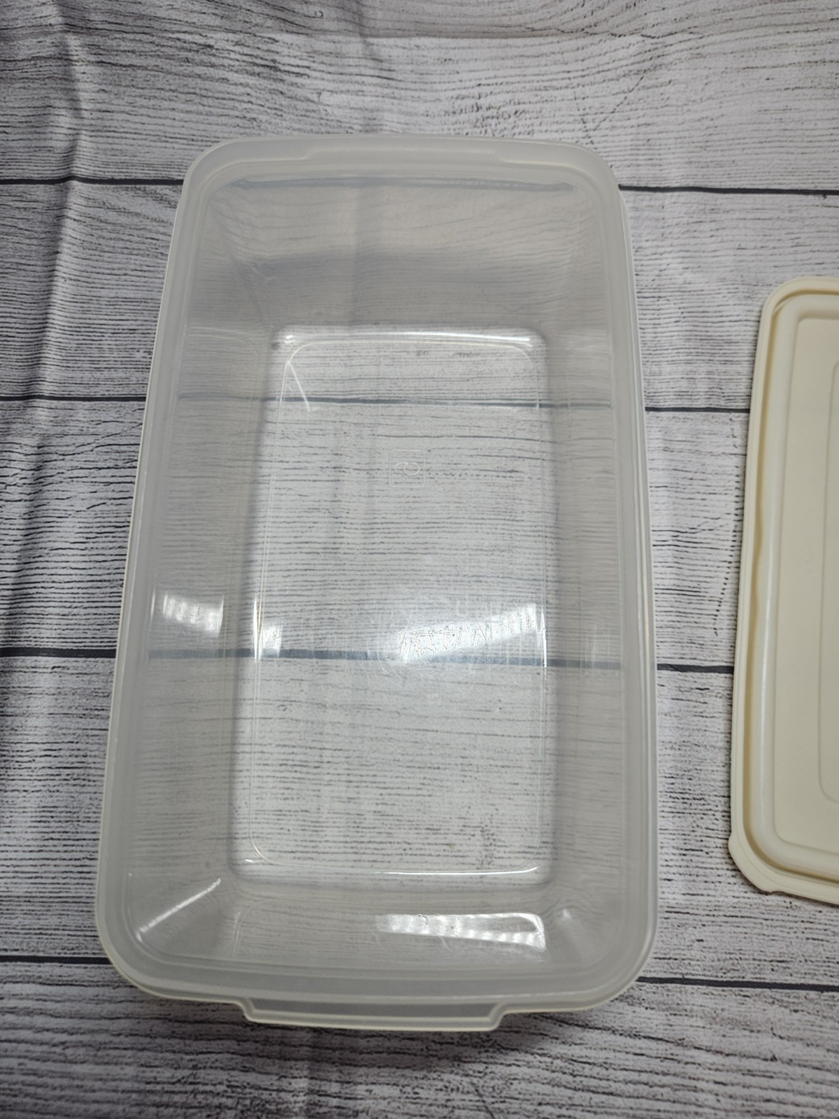 Rubbermaid Servin’ Saver RECTANGLE Container #9 WITH LID – 12 cups – 10″ x 6″