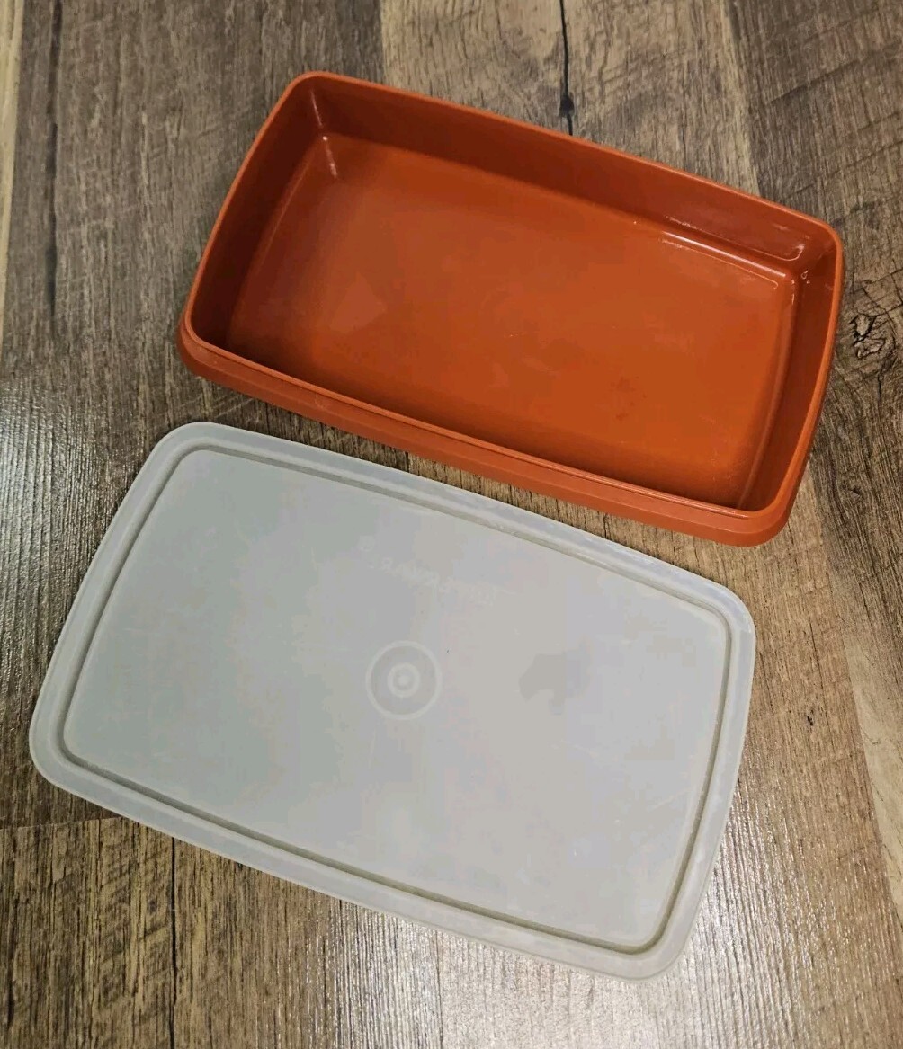 Tupperware 816-20 Paprika Red Rectangular Storage Container w/ Clear Lid 9″×5″