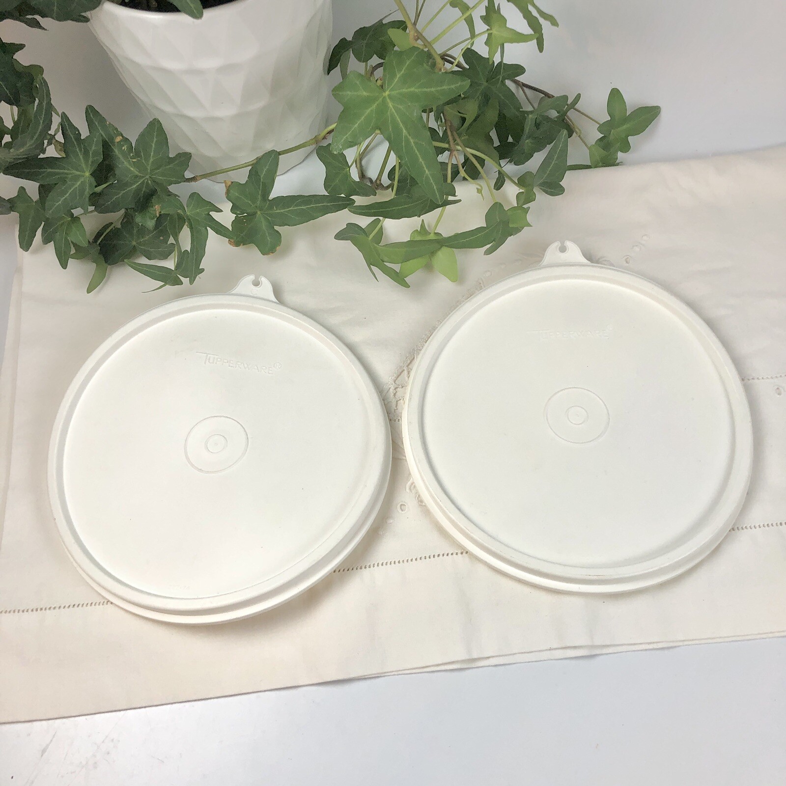 Set of 2 Tupperware White Snap On Lids 227-74 227-77 EUC