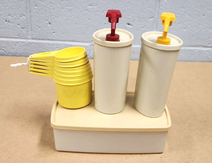 4 Piece Tupperware Set Ketchup & Mustard Pumps Measurement Cups & Rectangle Tub