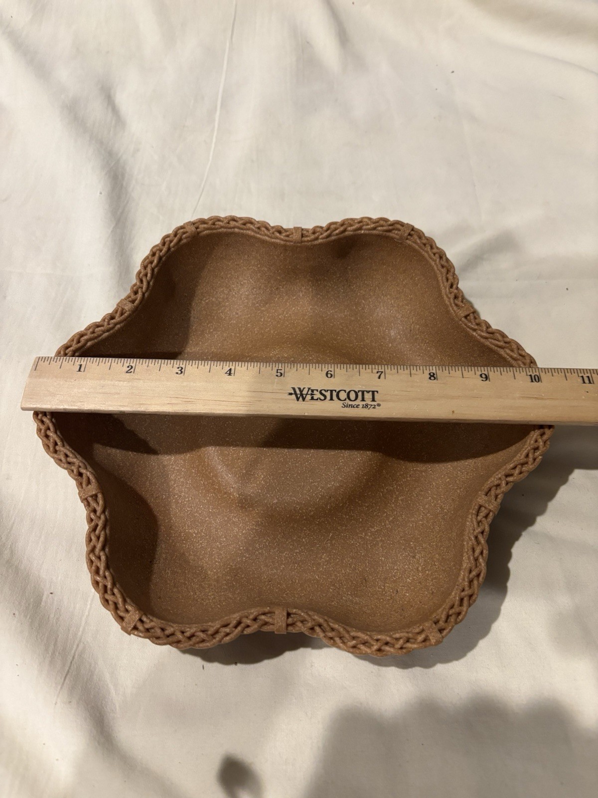 Wicker Ease Food container made in the USA From Natural wood fibers Plastic NEW