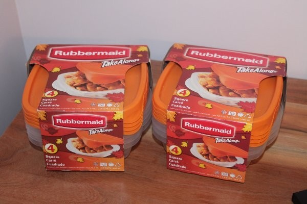 VTG 2 sets NEW Rubbermaid Take Alongs 4 square containers w EZ open Orange lids