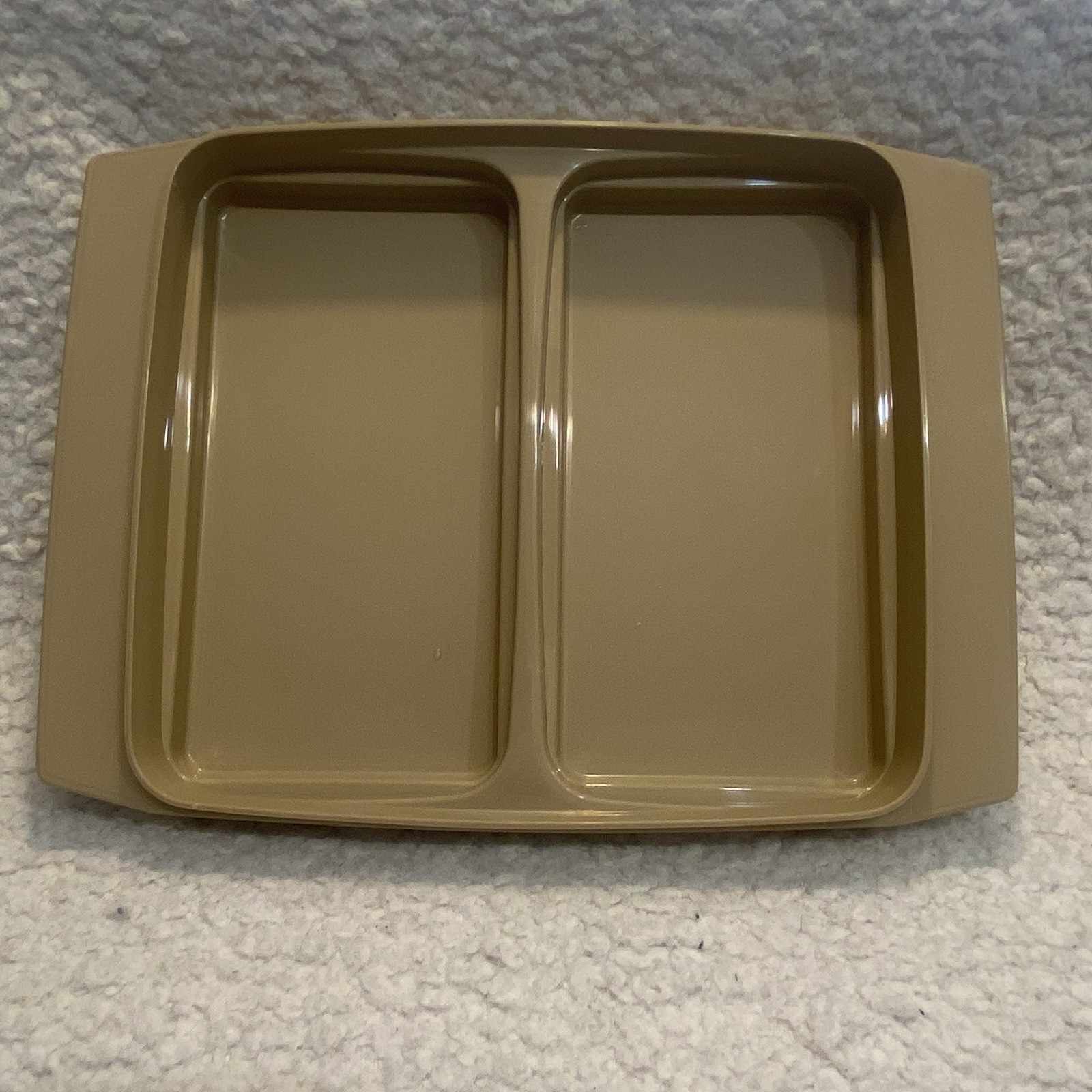 Tupperware 723-3 Devil Egg Holder Carrier 4-Pc Almond w/ Lid 1970’s Vintage