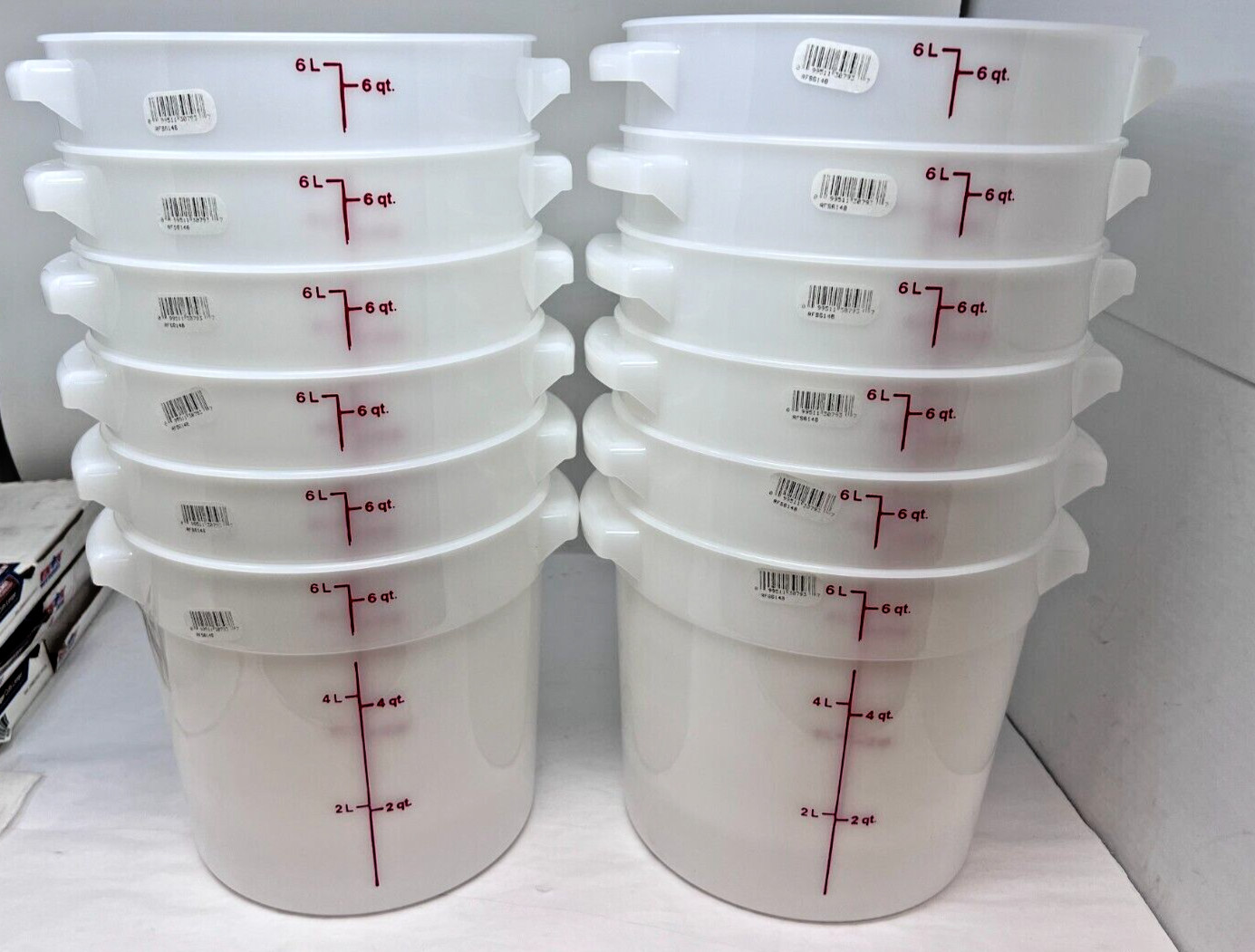Lot of (12) 1 Box of NEW Cambro RFS6148 White Poly Round 6 Qt Storage Containers