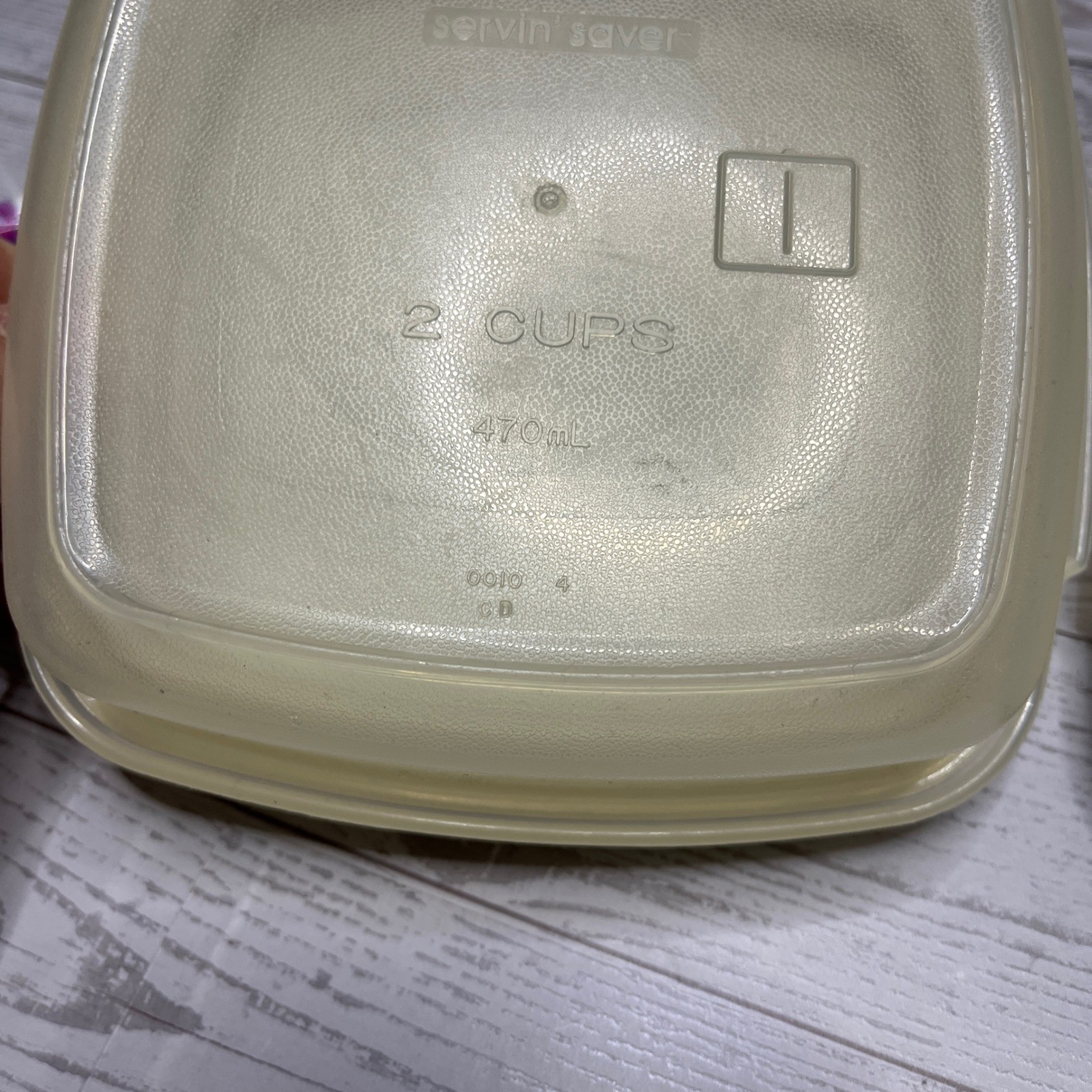 Rubbermaid Servin Saver 2 Cup 470ml Food Storage Containers Cream Set of 2 0010