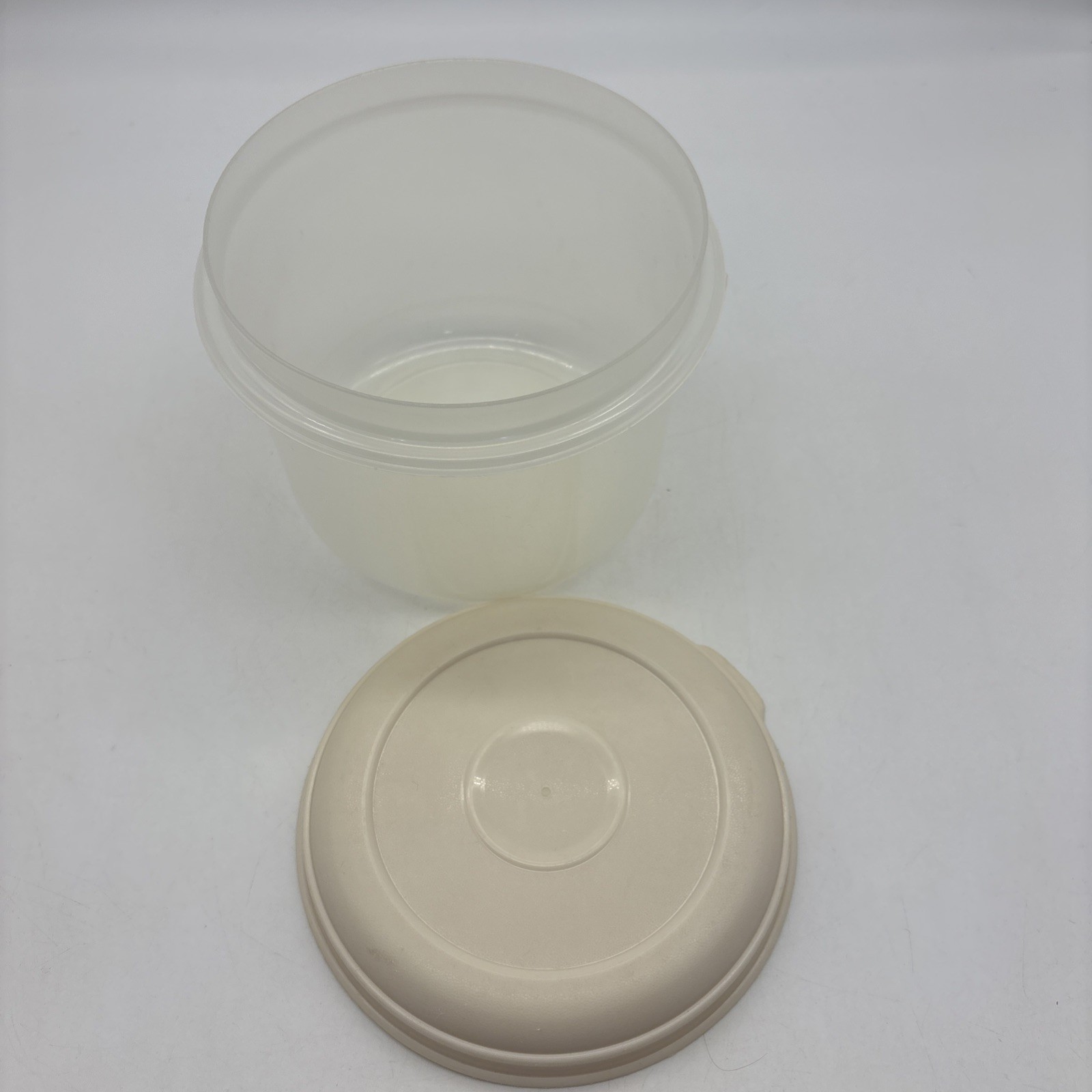 SET OF 12 – VTG. RUBBERMAID SERVIN SAVER – CONTAINERS & LIDS Mult Size Shape