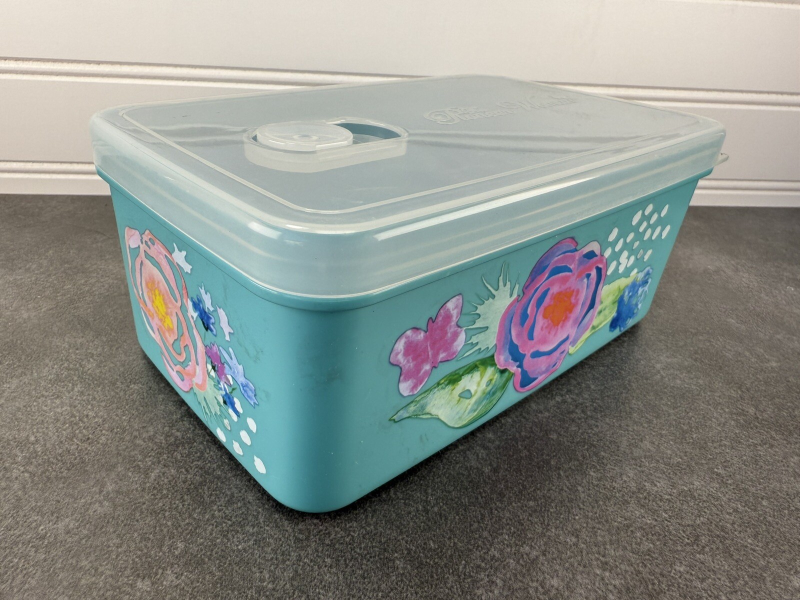 PT New Pioneer Woman 42oz Rectangle Plastic Container With Steam Release Vent