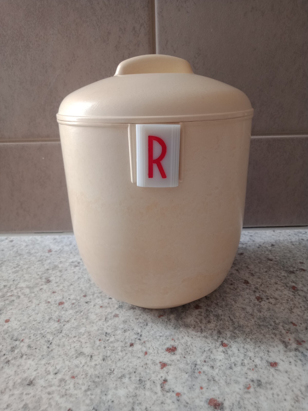 Duperite. Bakelite Rice Container. Made In Australia. C: 1kg.