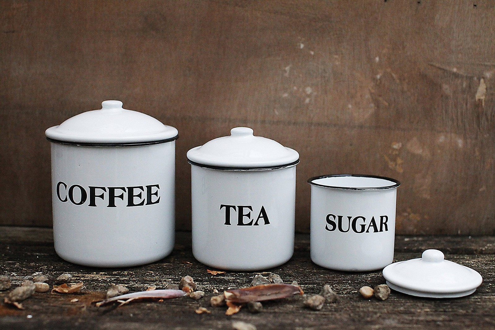 Creative Co-Op Metal Containers with Lids, 6″, 5″ & 4″H, White and Black
