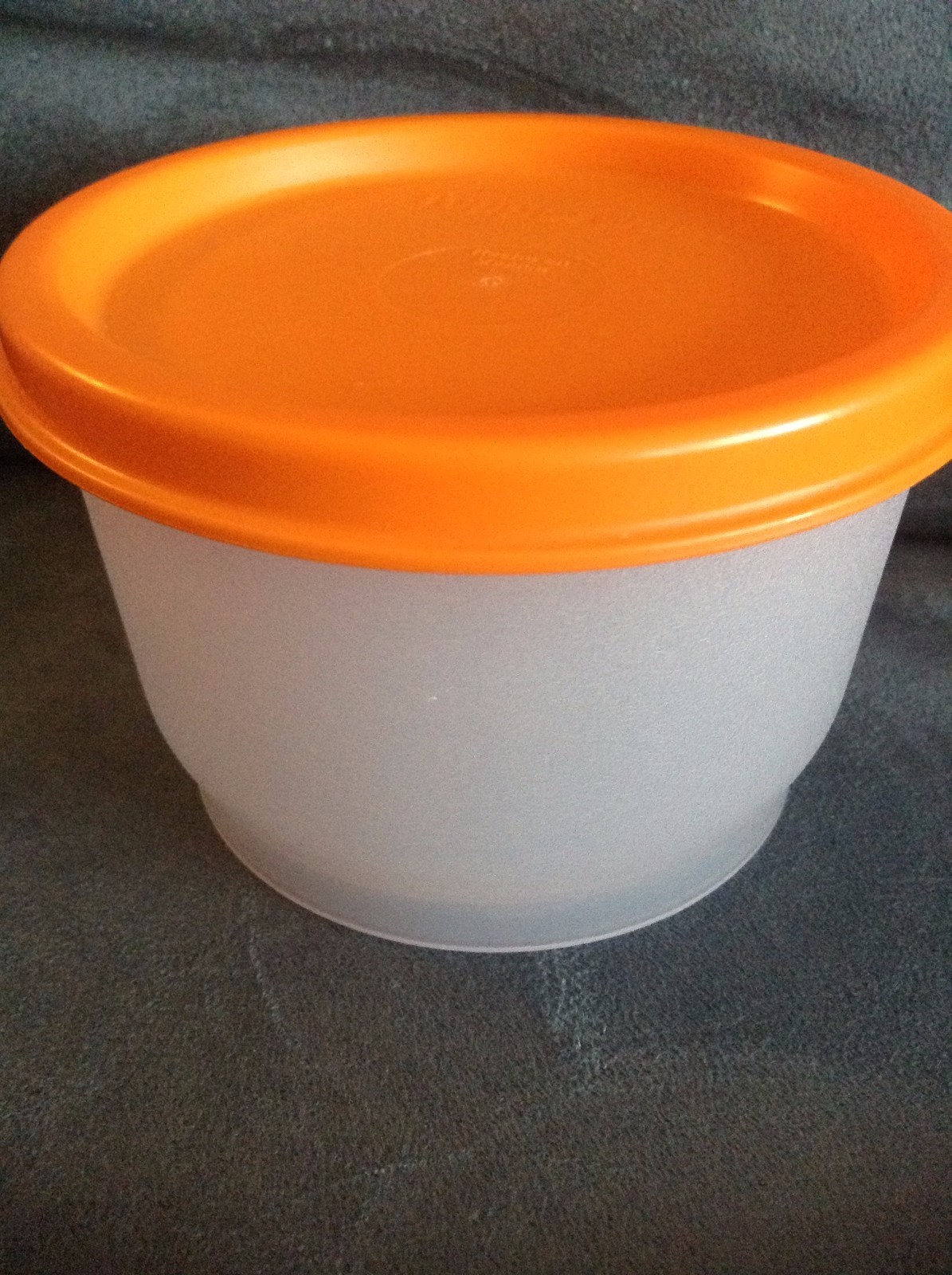 TUPPERWARE CLEAR WITH ORANGE LID 4 OZ SNACK CONTAINER (USED)