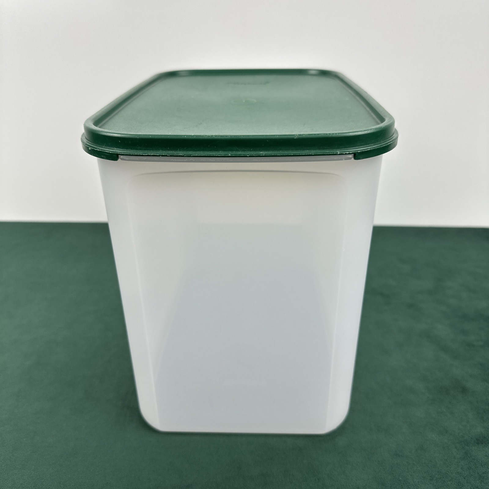Tupperware Modular Mate Rectangle Hunter Green Seal Storage Container 37 Cups