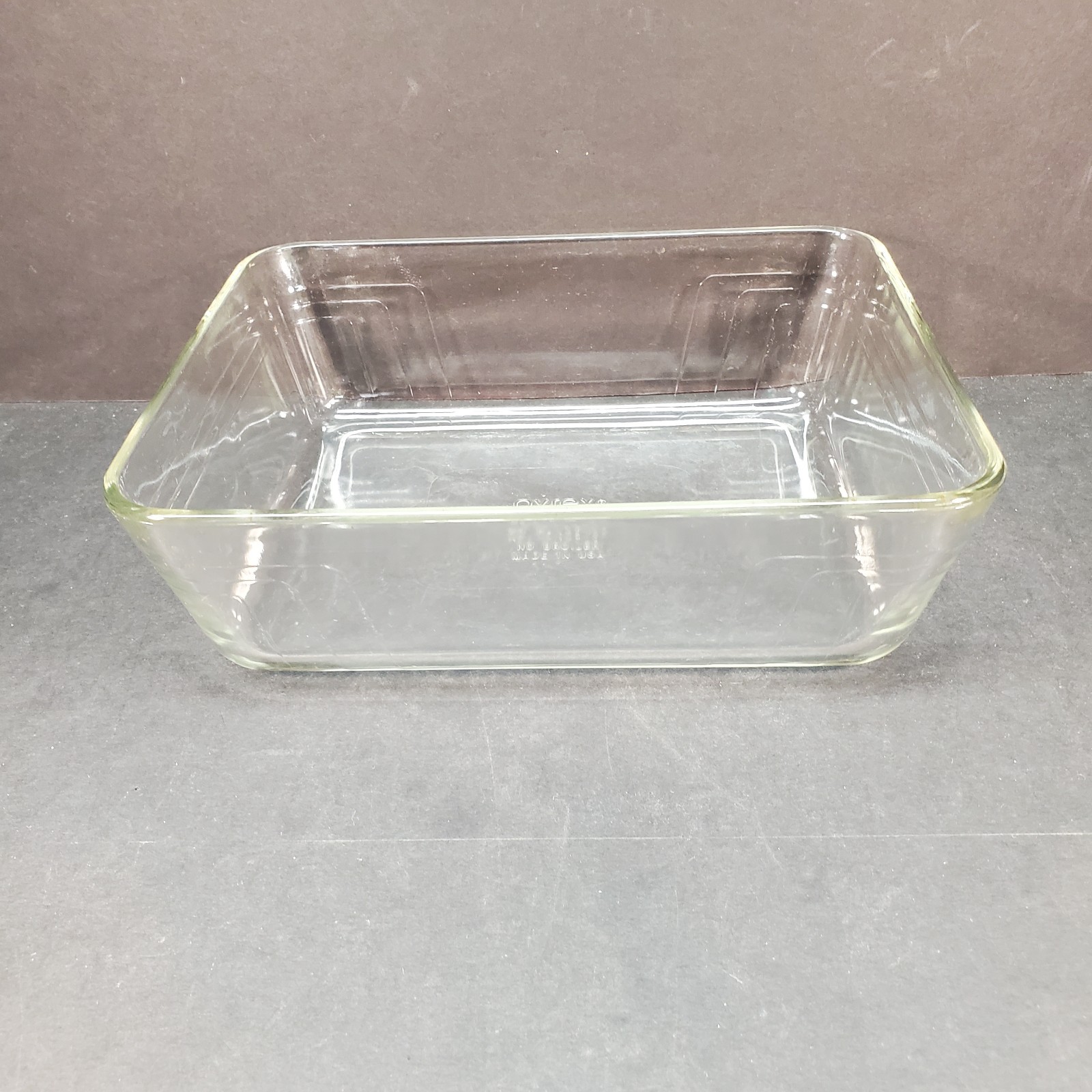 Pyrex 7212 11-Cup 9x7x2.5″ Food Storage Container Made in the USA No Lid