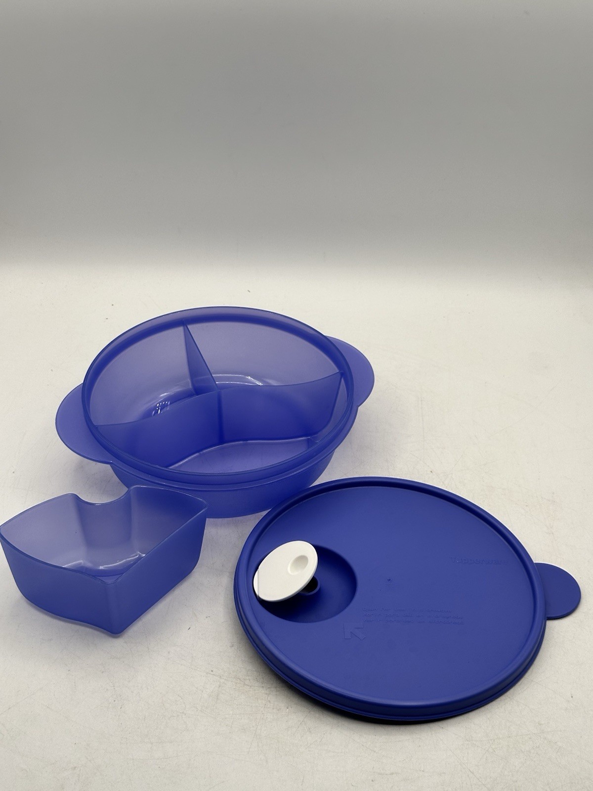 Tupperware Crystal Wave Divided Microwave Dish With Lid