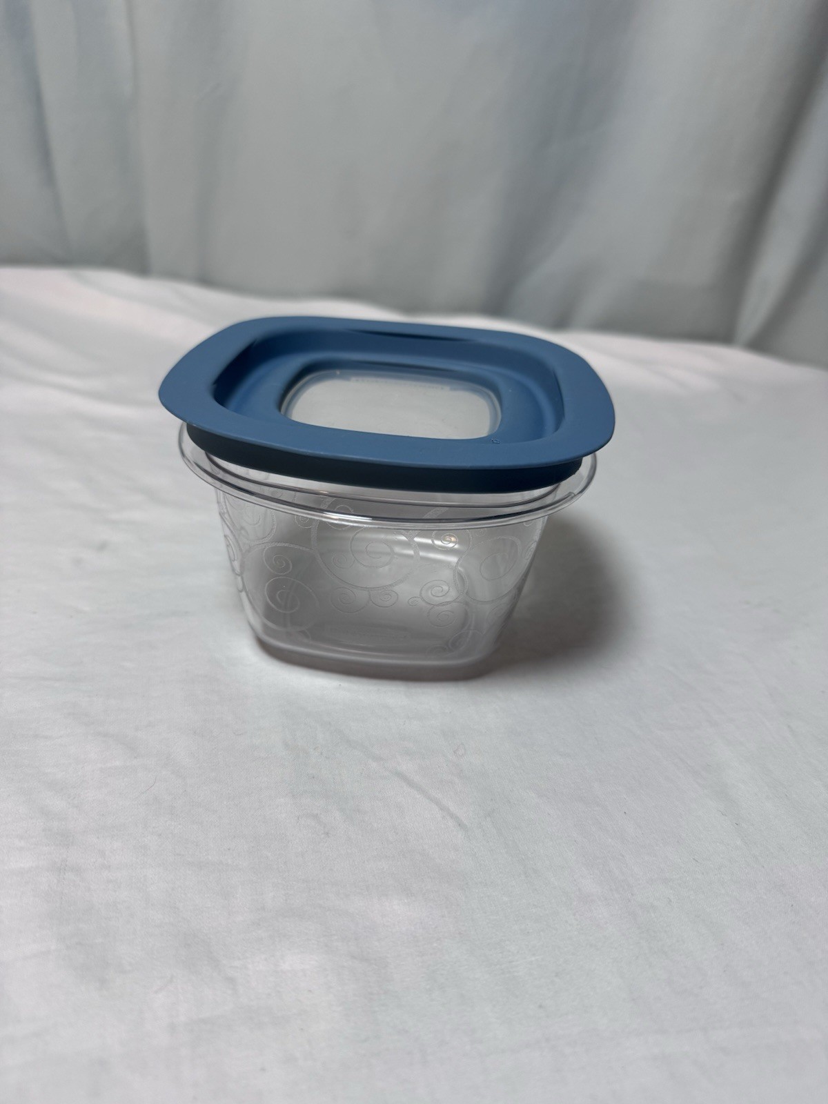 Rubbermaid Premier Swirl Plastic Container & Blue Lid 2 Cup 7H75 Replacement