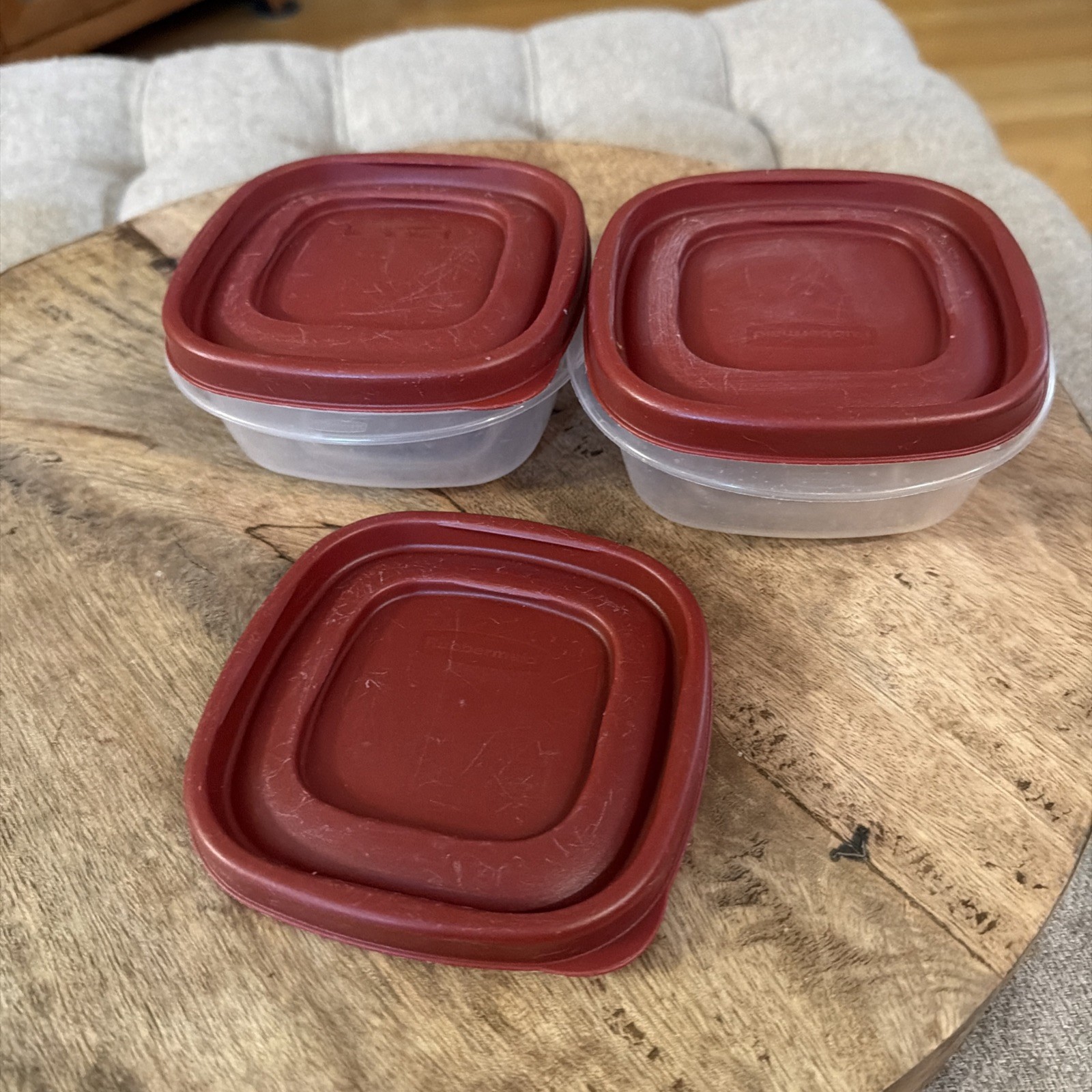 2 Rubbermaid Containers with Lid Lot 7J56 1.25 Cups Food Storage + 1 Extra Lid