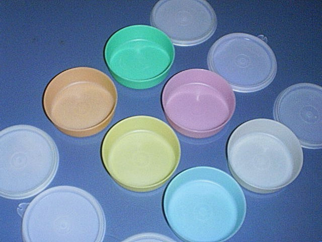 Set of (6) TUPPERWARE “Little Wonder” 6 oz Food Keeper Cups #1286 & Seals #215